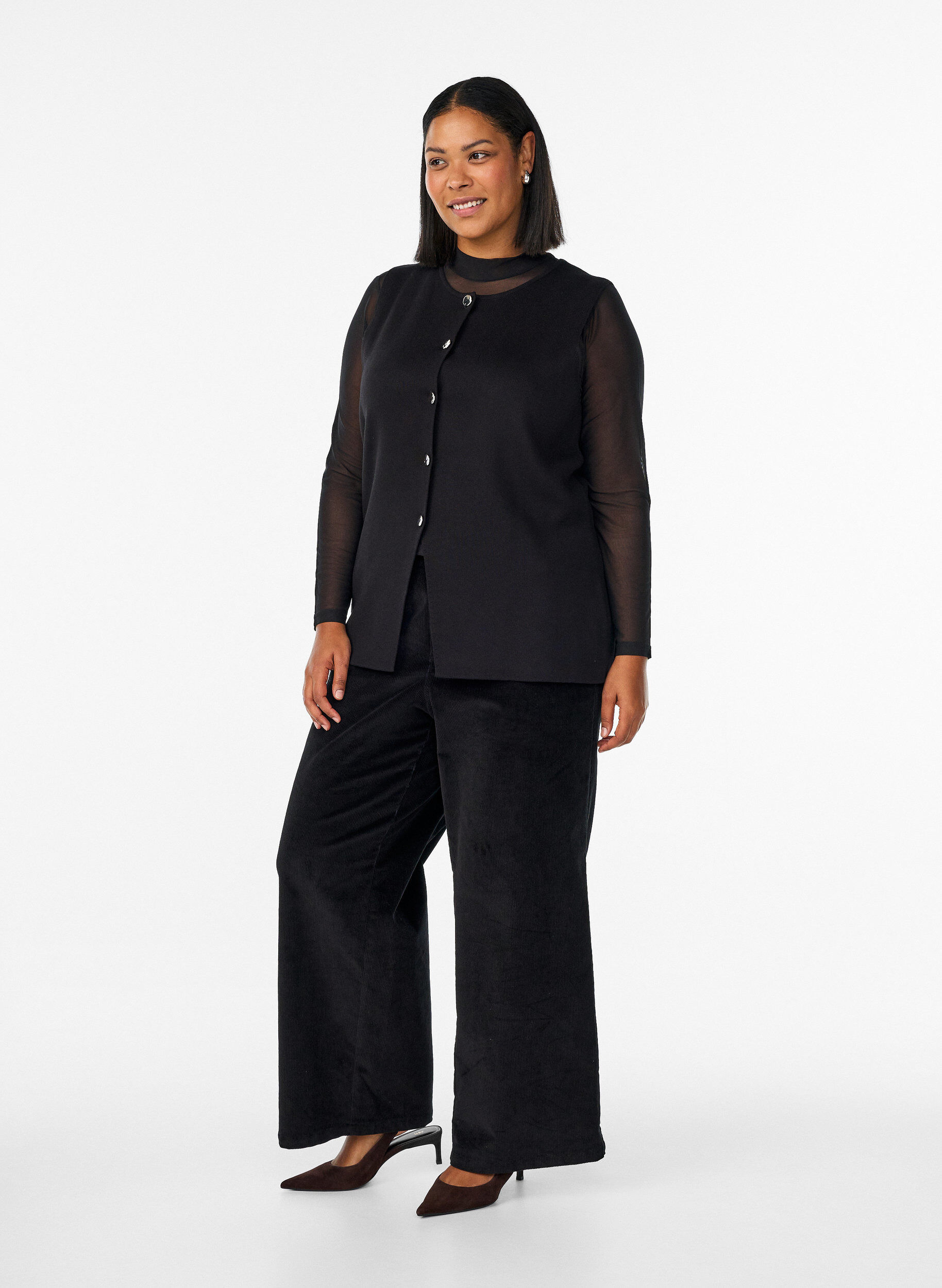 ZizziMouwloze breisel vest met decoratieve knopen, Zwart, Model image number 1