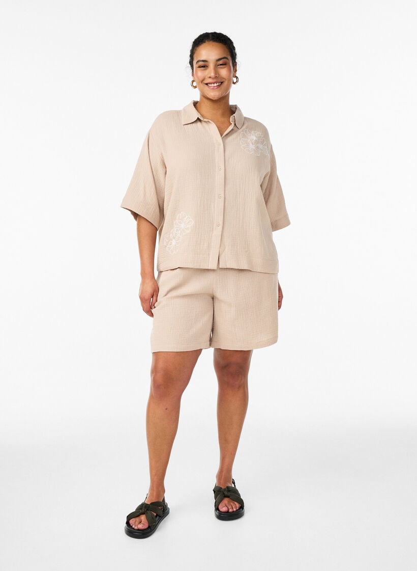 High-waisted mousseline katoen shorts, Beige, Model image number 1