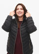 Gewatteerd lichtgewicht jack met capuchon, Zwart, Model image number 3