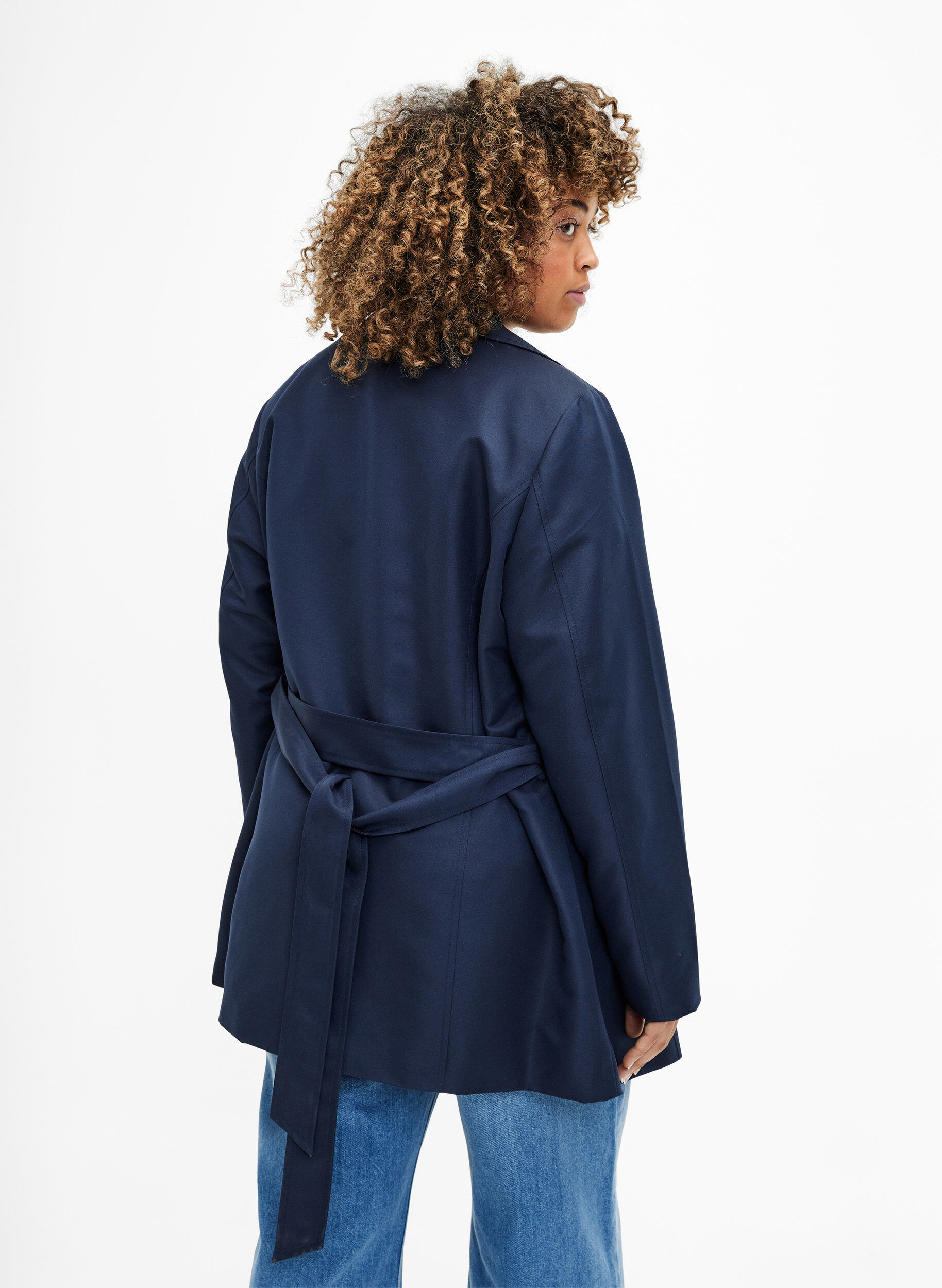 Zizzi Korte trenchcoat met riem, Blauw, Model image number 2
