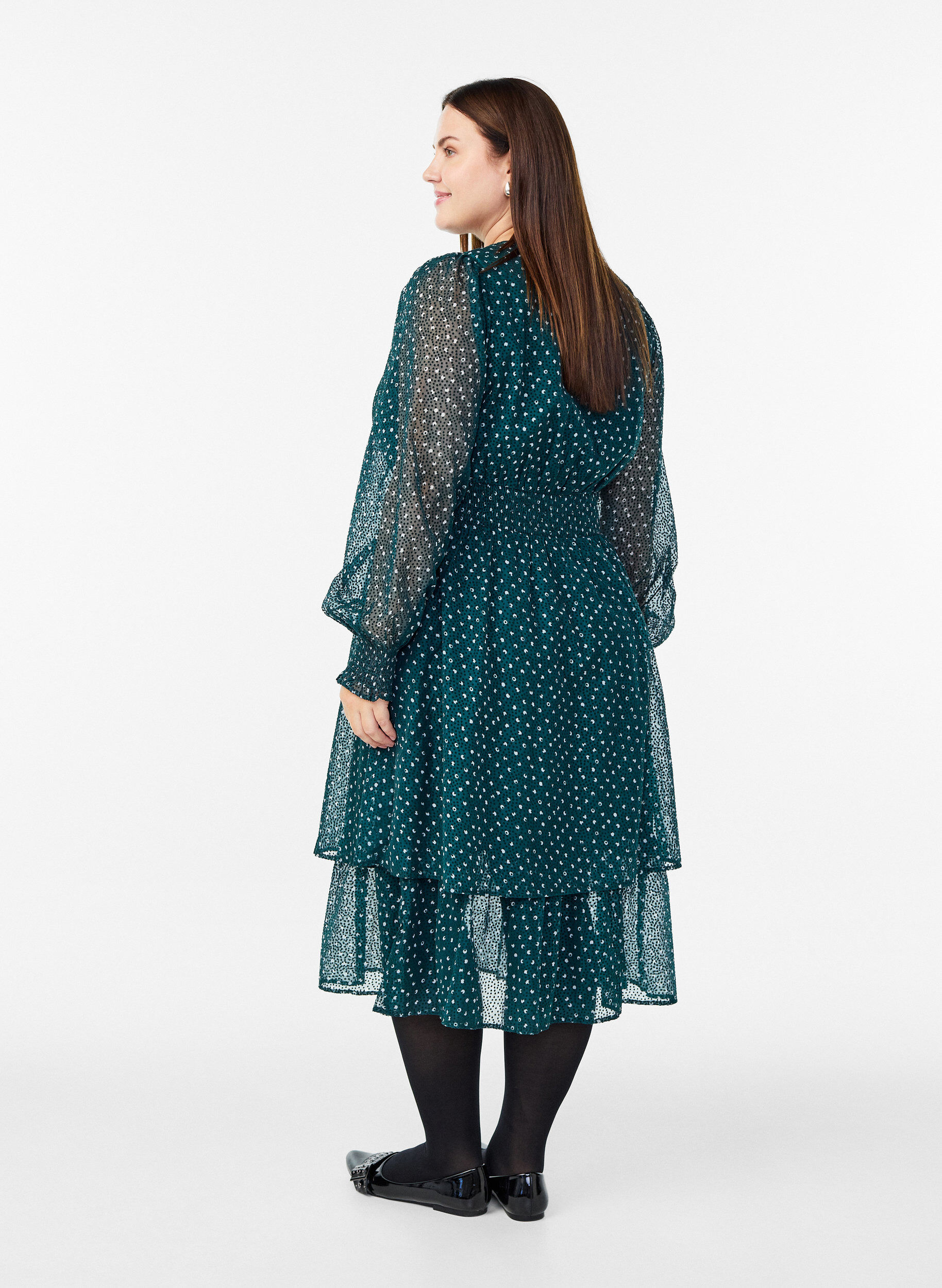 Zizzi Midi jurk van chiffon met stippenpatroon, Groen, Model image number 1