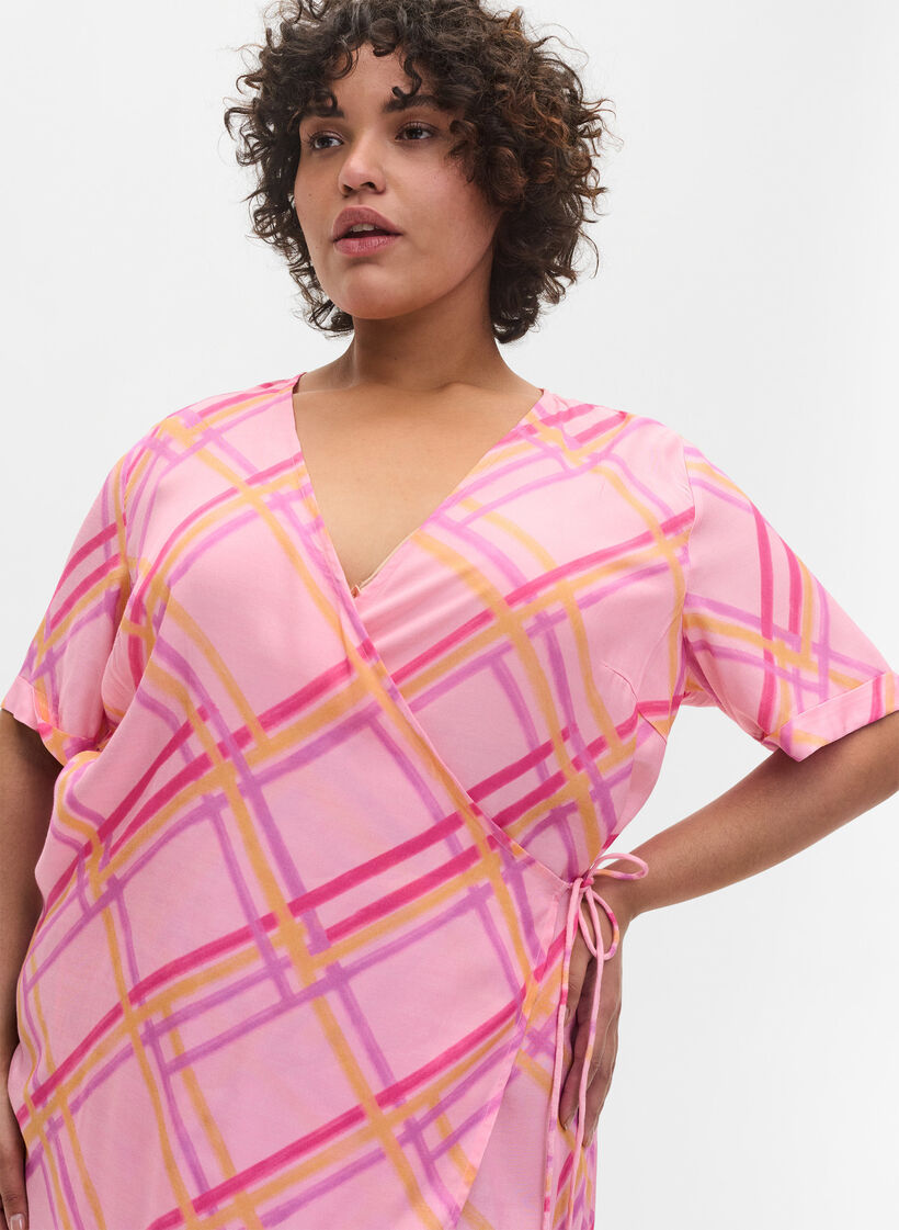 Geruite viscose wikkeljurk, Pink Check, Model image number 2