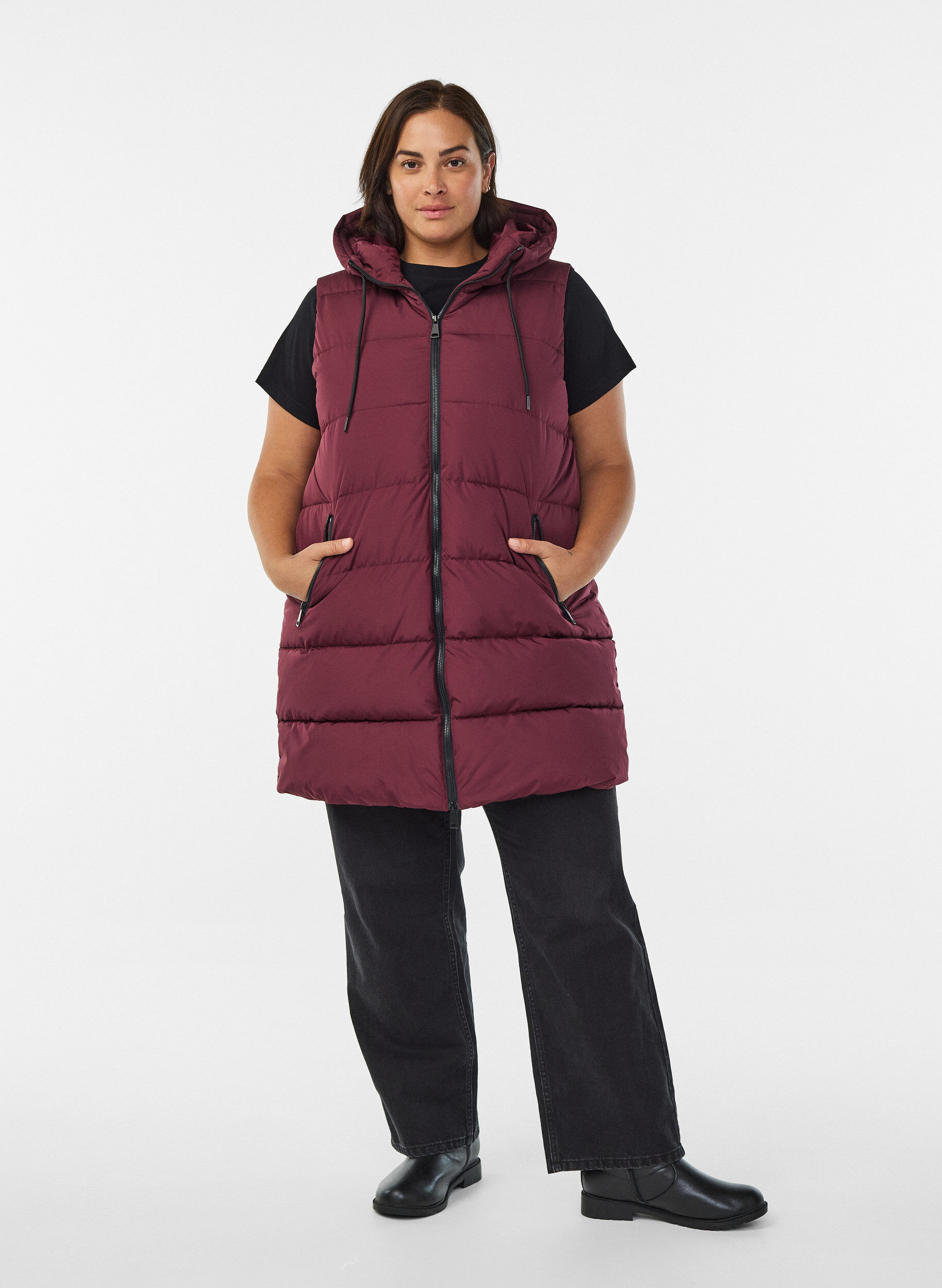 Zizzi Lange vest met capuchon en zakken, Rood, Model image number 1