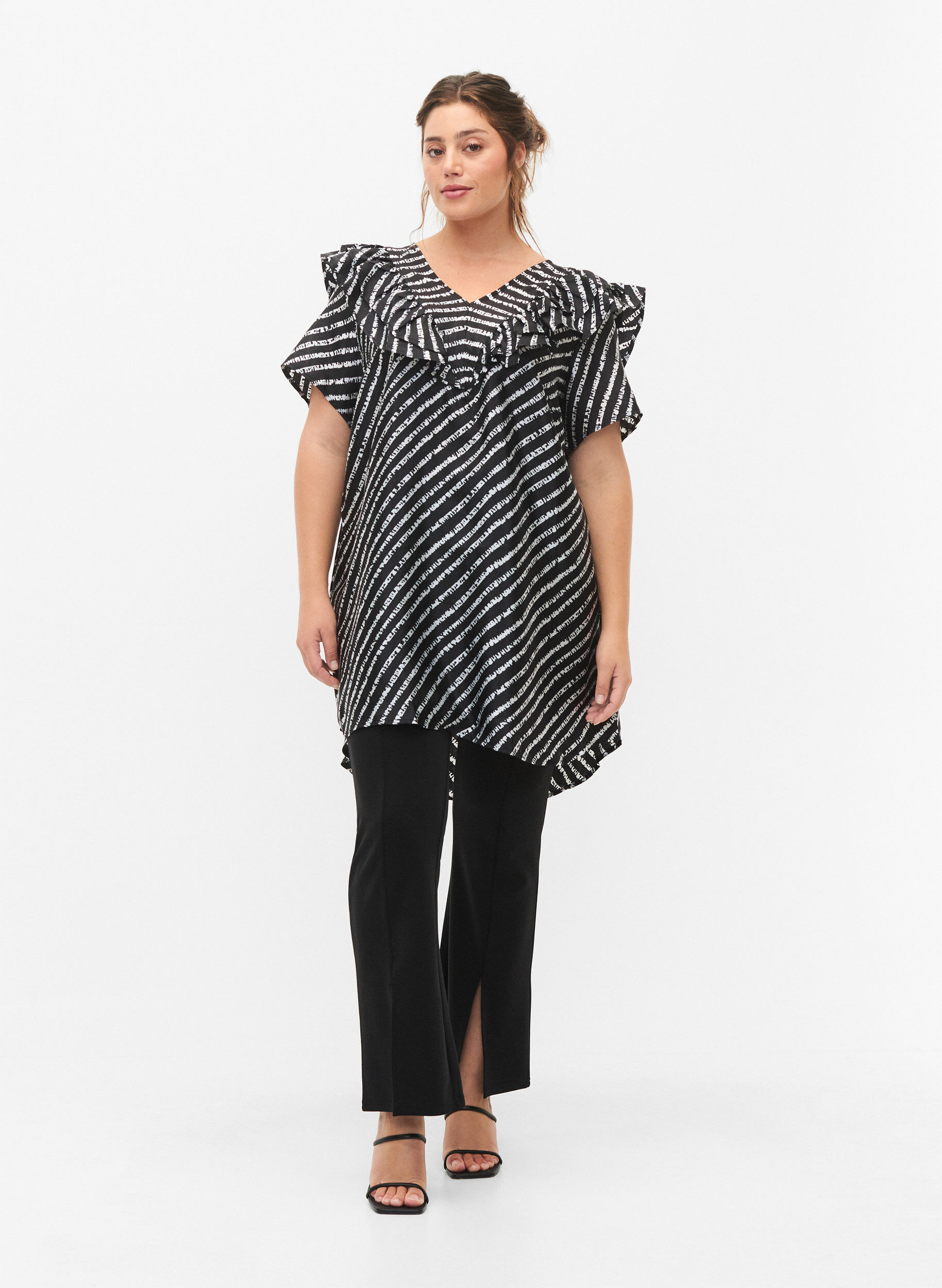 Zizzi Gestreepte tuniek met franjes, Black/White Stripes, Model image number 3