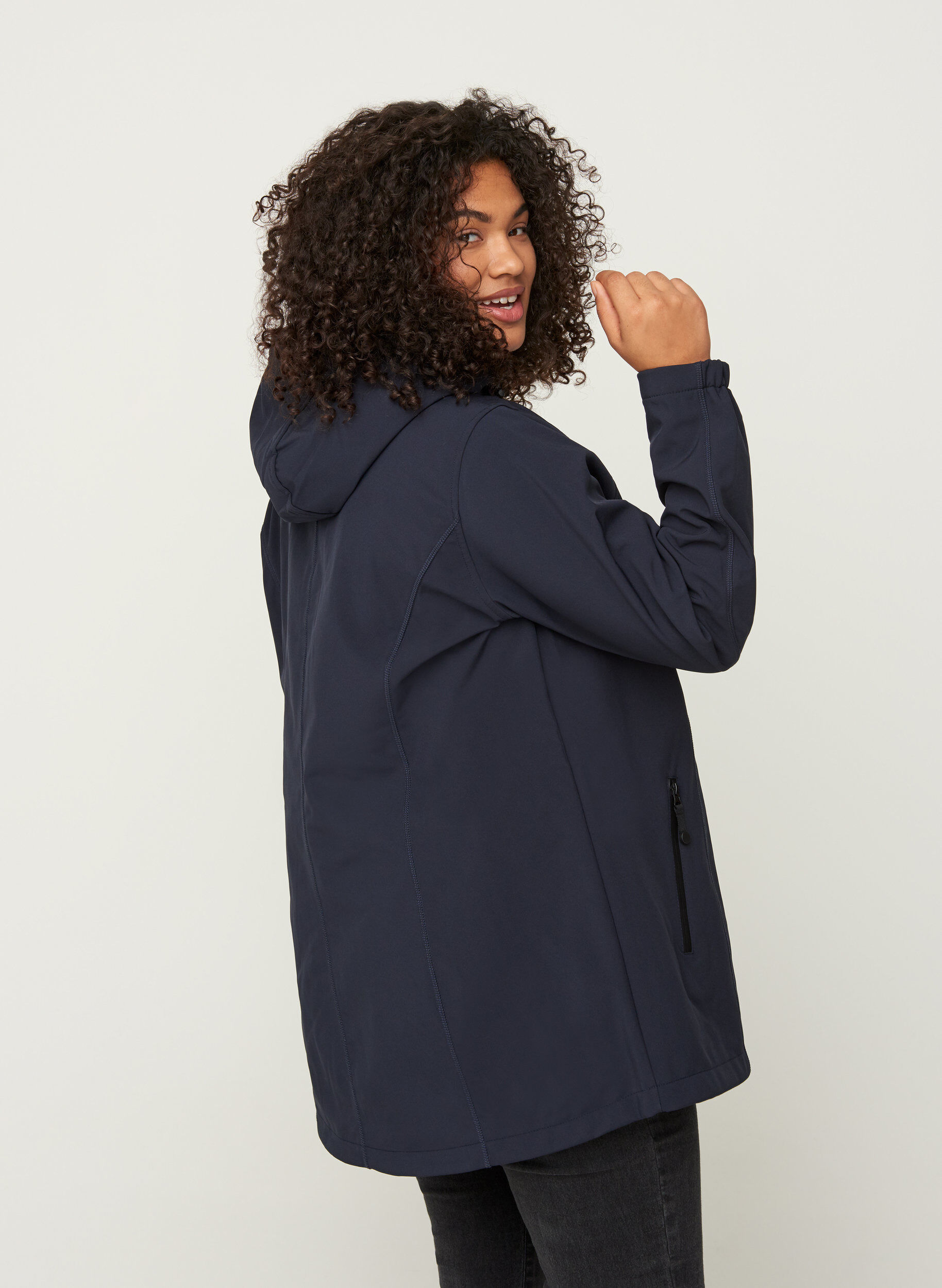 Zizzi Korte softshell jas met capuchon, Night Sky, Model image number 2