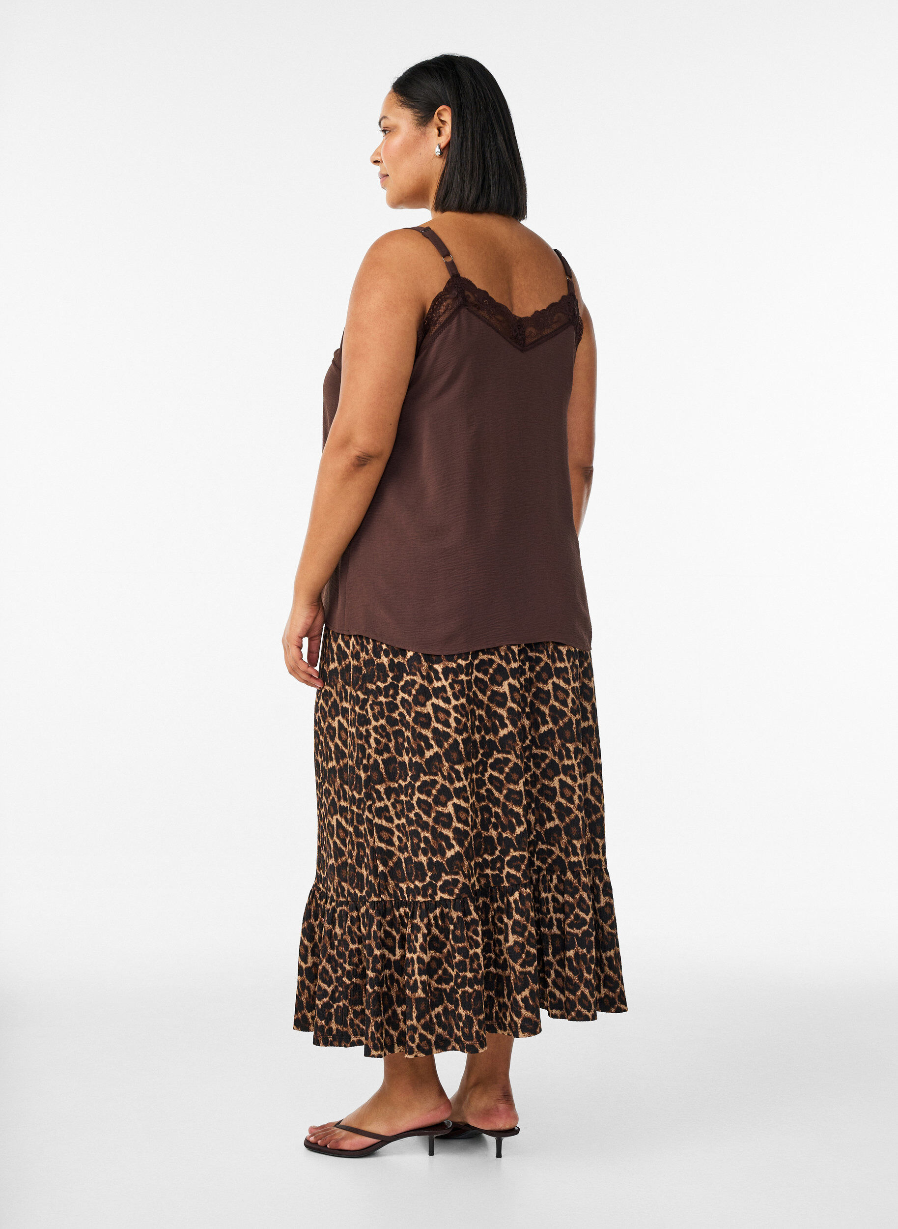 Zizzi Lange rok met strikceintuur en rucheszoom, Zwart, Model image number 1