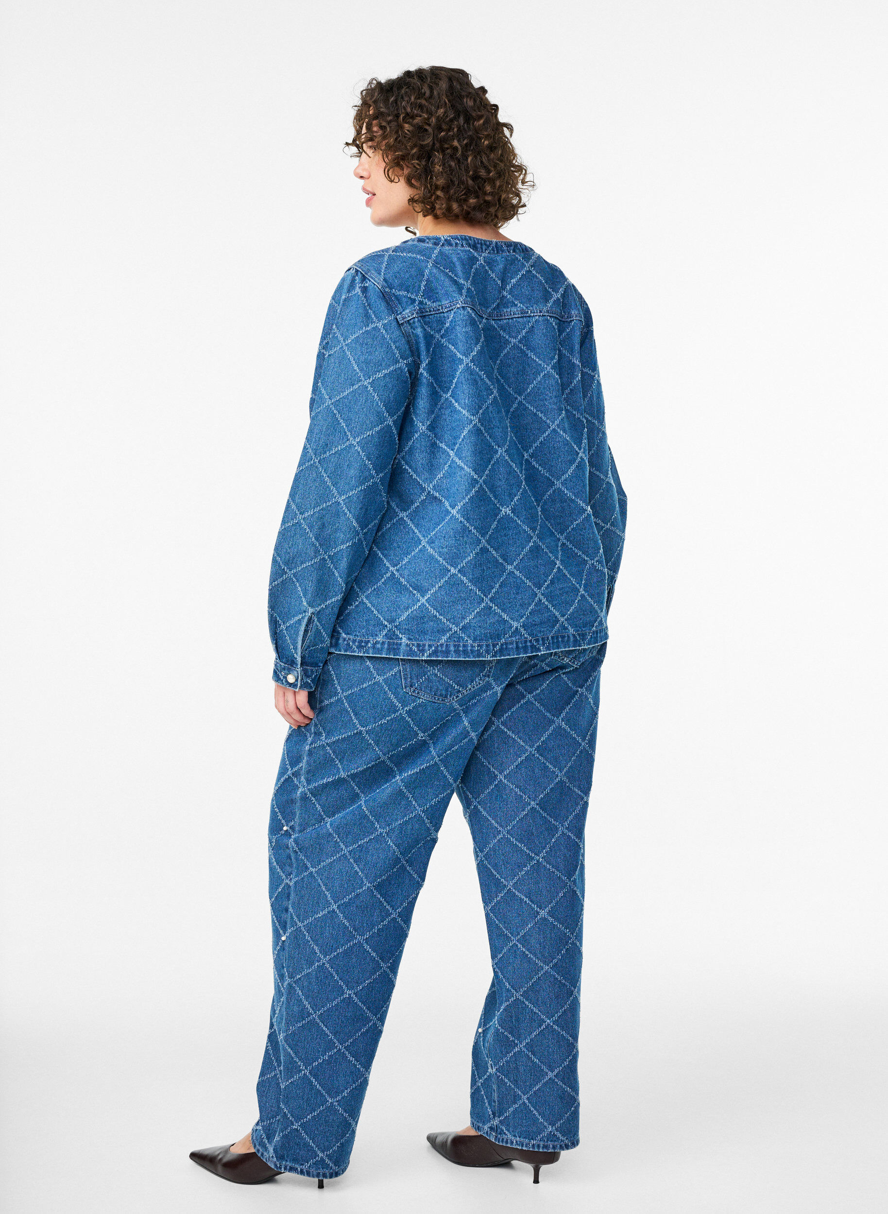 Zizzi Kiana jeans met een hoge taille en distressed patroon, Blauw, Model image number 1