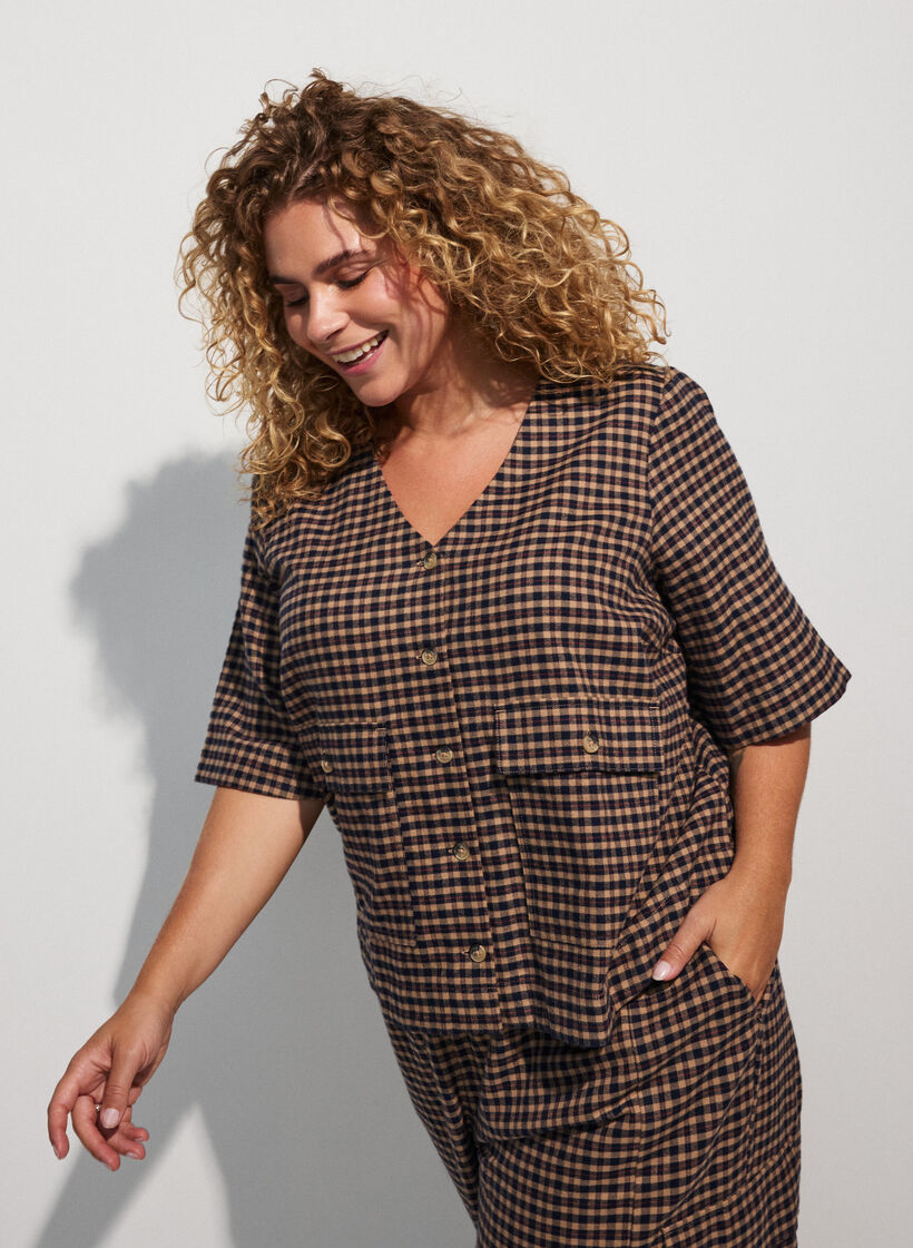 Geruite blouse met borstzakken, Bruin, Model image number 0
