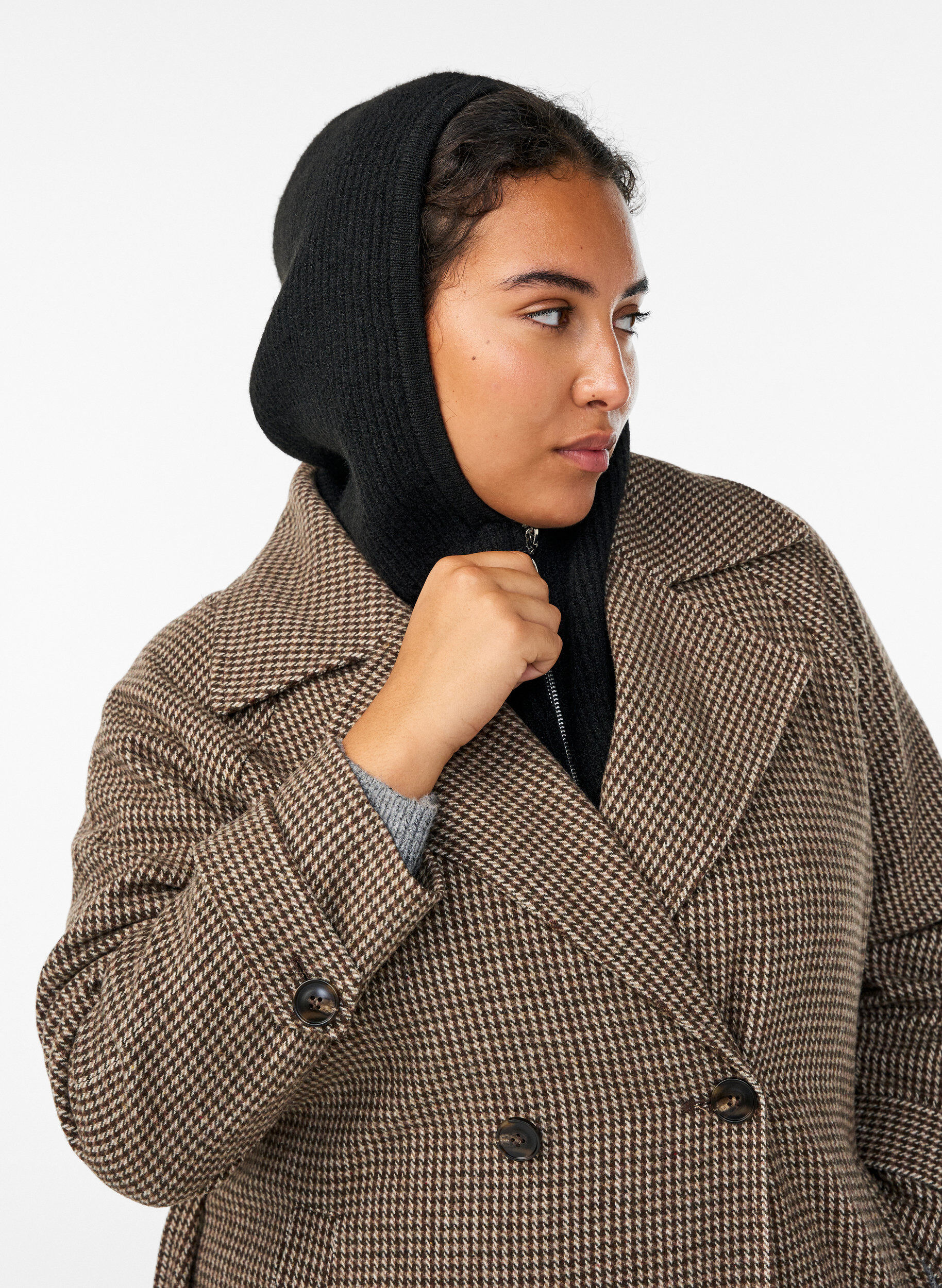 Zizzi Ribgebreide balaclava met ritssluiting, Zwart, Model image number 1