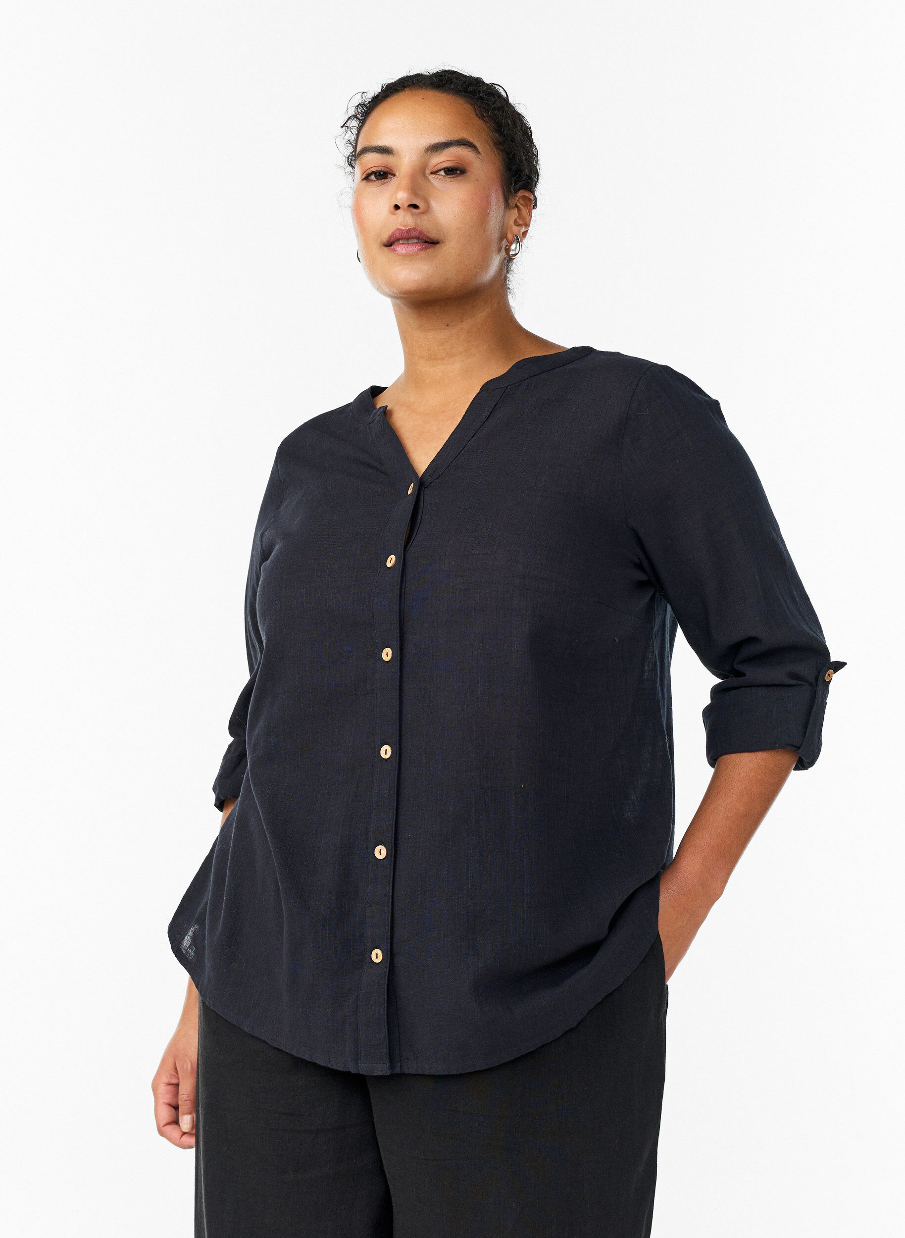 Katoenen blouse met V-hals, Zwart, Model