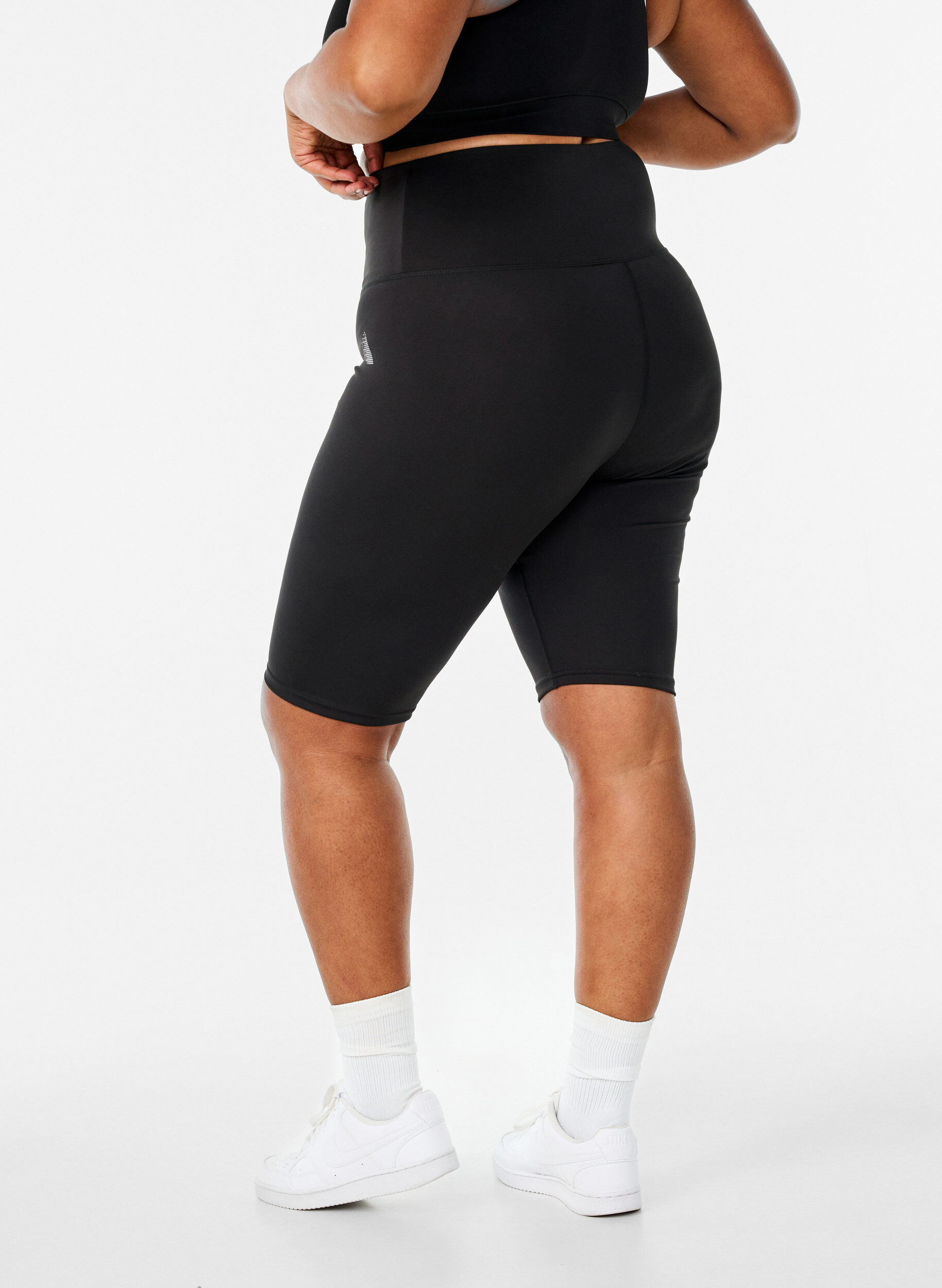 Zizzi Lange strakke sport shorts, Zwart, Packshot image number 2