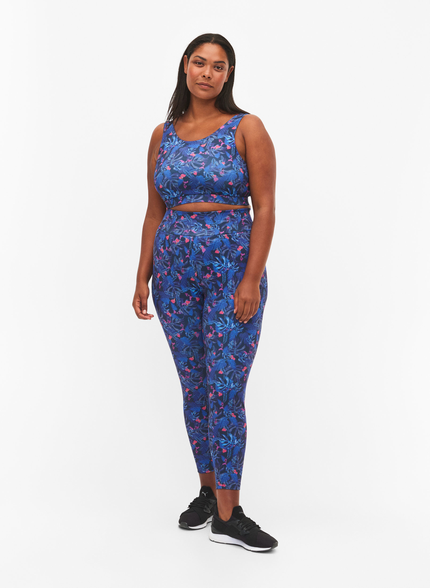 Zizzi Sport bh met print, Blue Leaf AOP, Model image number 2