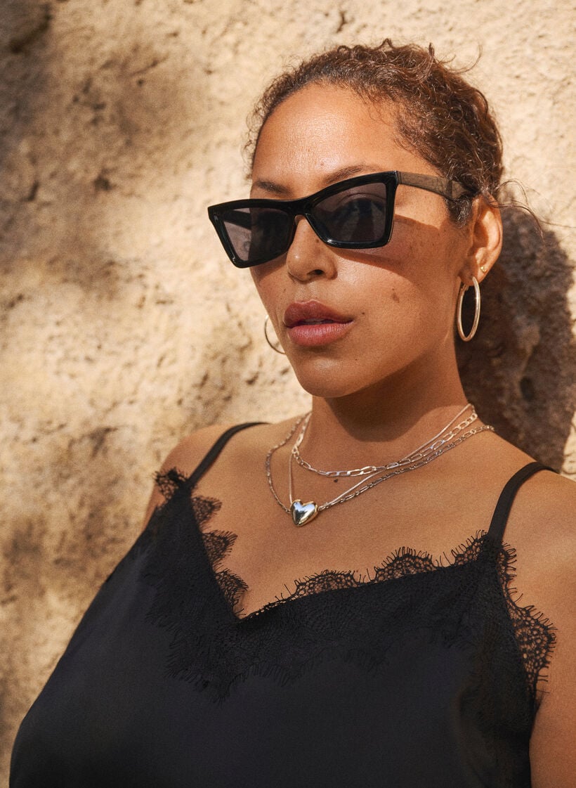 Satijnen hemdje met kanten randje, Zwart, Image image number 0