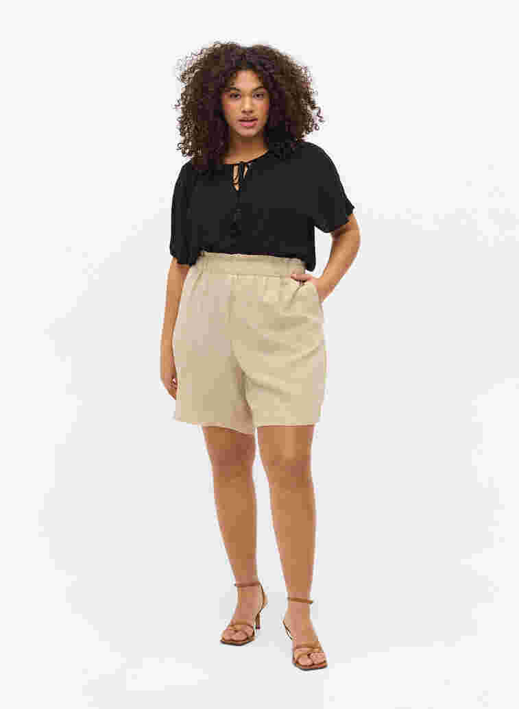 Losse viscose shorts, Oxford Tan, Model