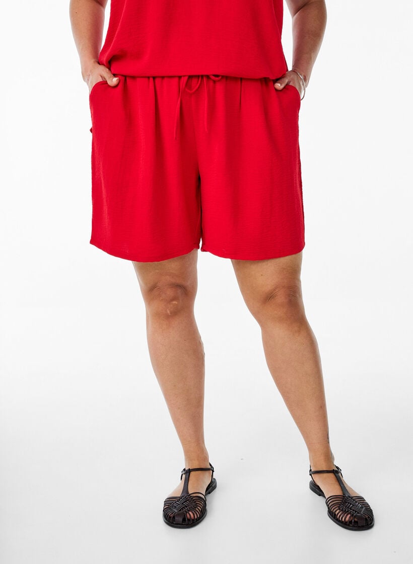 Korte broek met zakken en elastische tailleband, Rood, Model image number 3