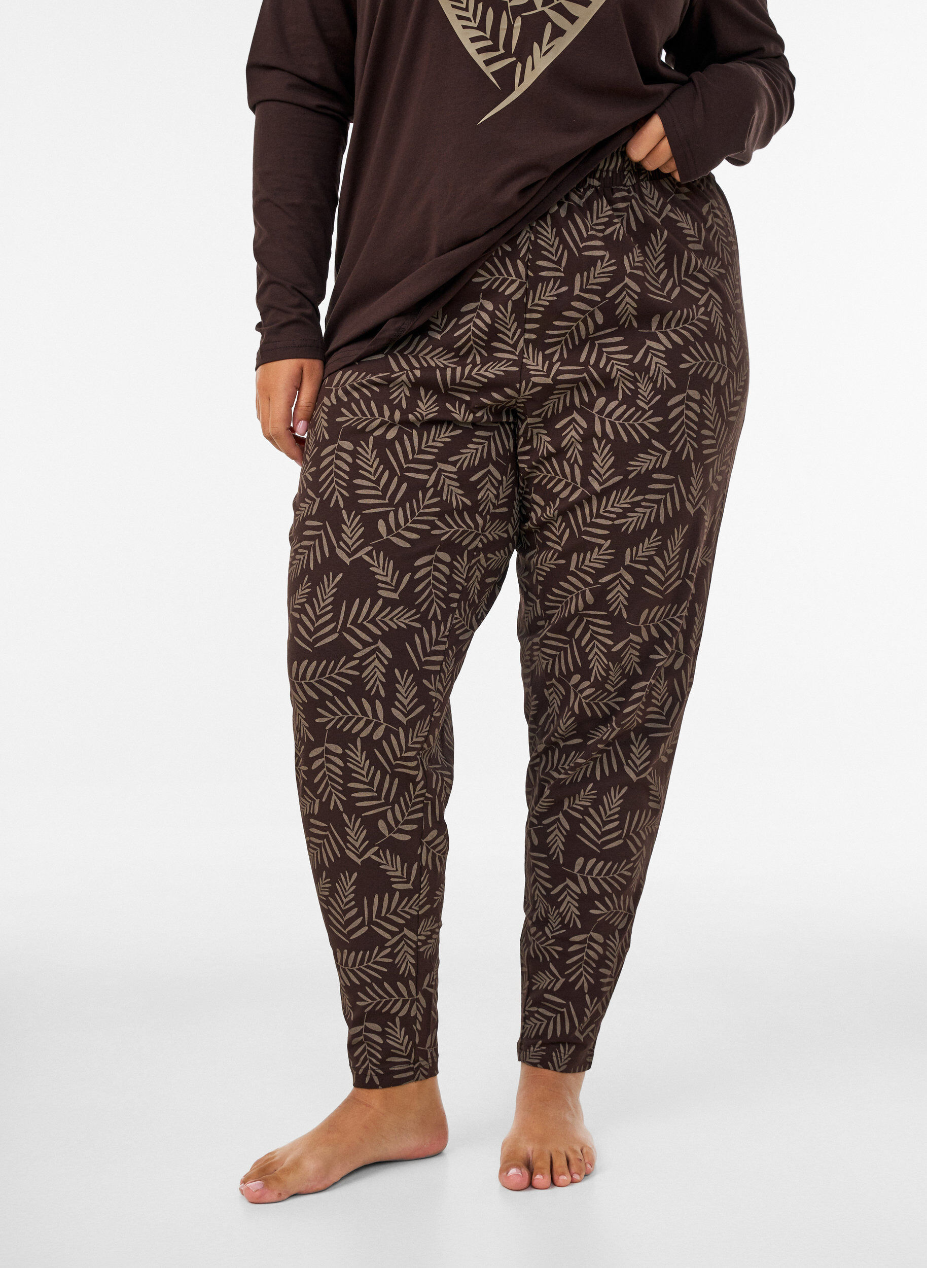 Katoenen pyjamabroek met print, Bruin, Model