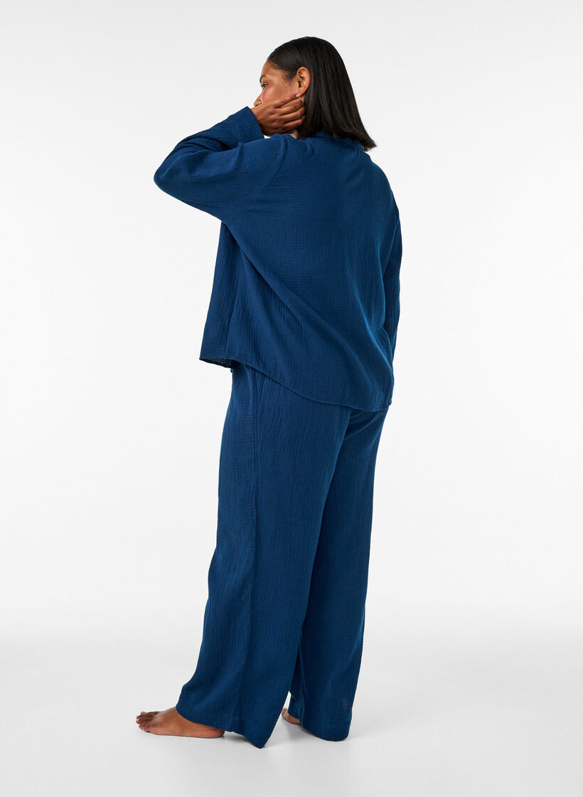 Losse pyjamabroek van katoenen mousseline, Blauw, Model image number 1