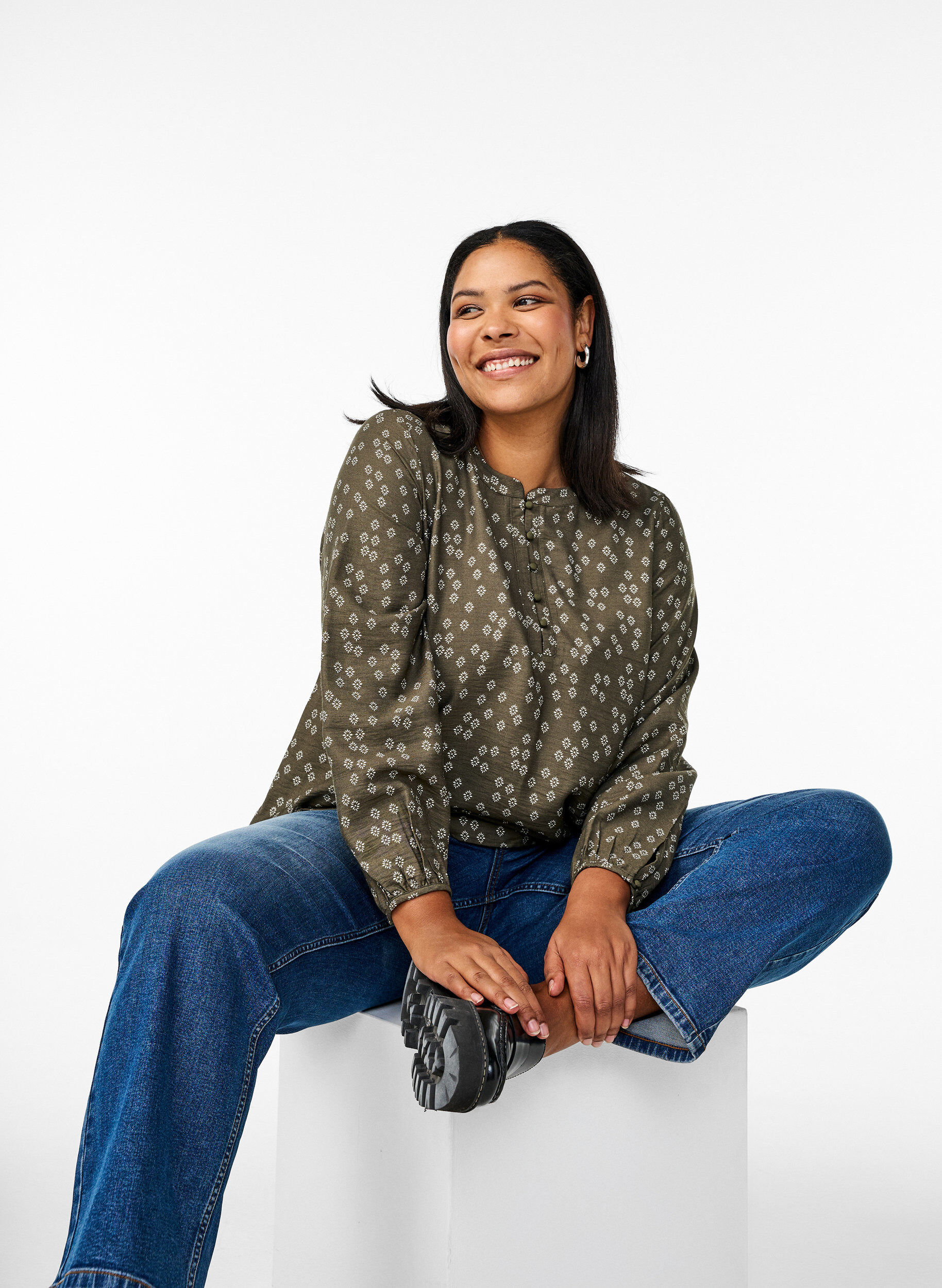 Zizzi Blouse met lange mouwen met patroon en knopen, Groen, Image image number 0