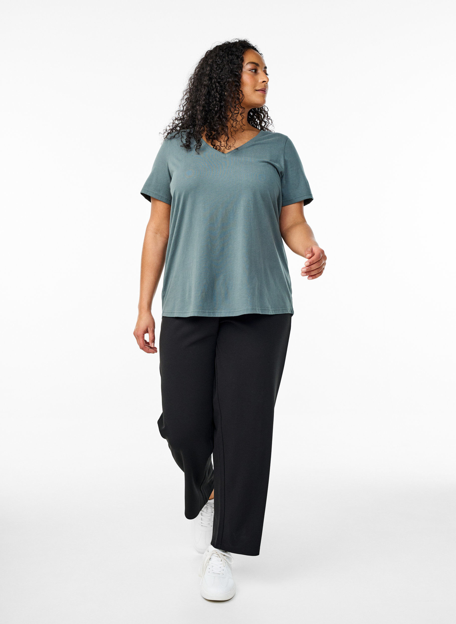 Zizzi T-shirt met V-hals, Groen, Model image number 1