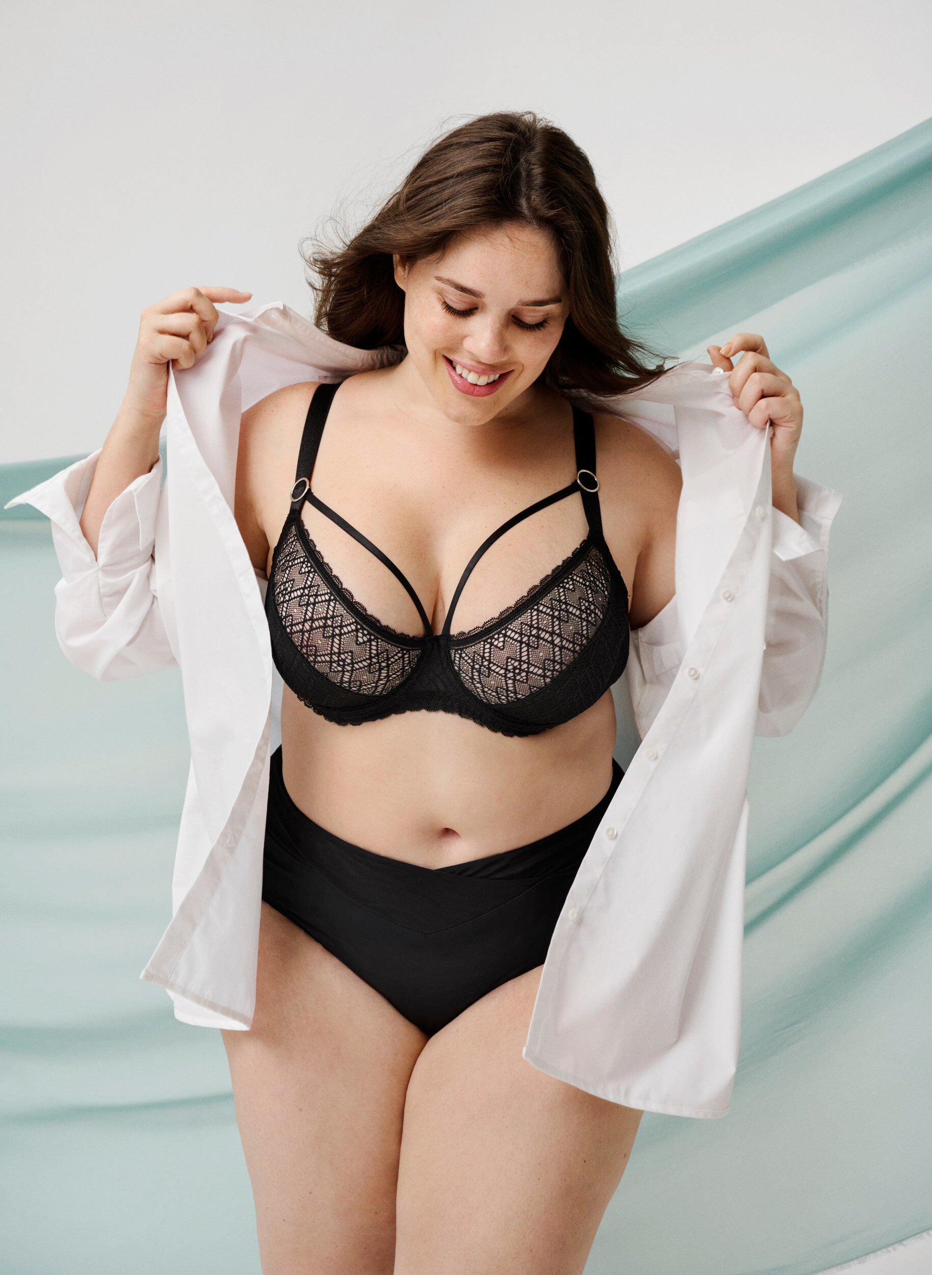 Zizzi  Kanten balconette met stringdetail, Zwart, Image image number 0