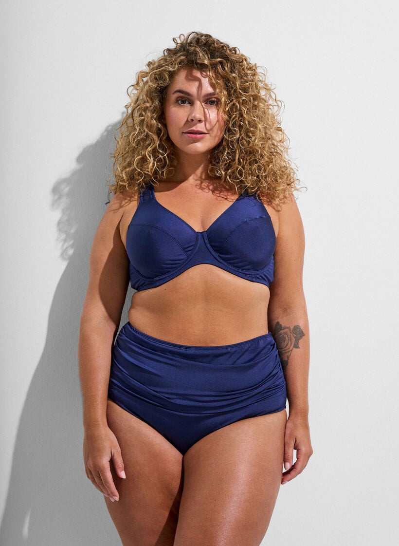 Volledig dekkende bikinitop met beugel, Blauw, Model image number 1