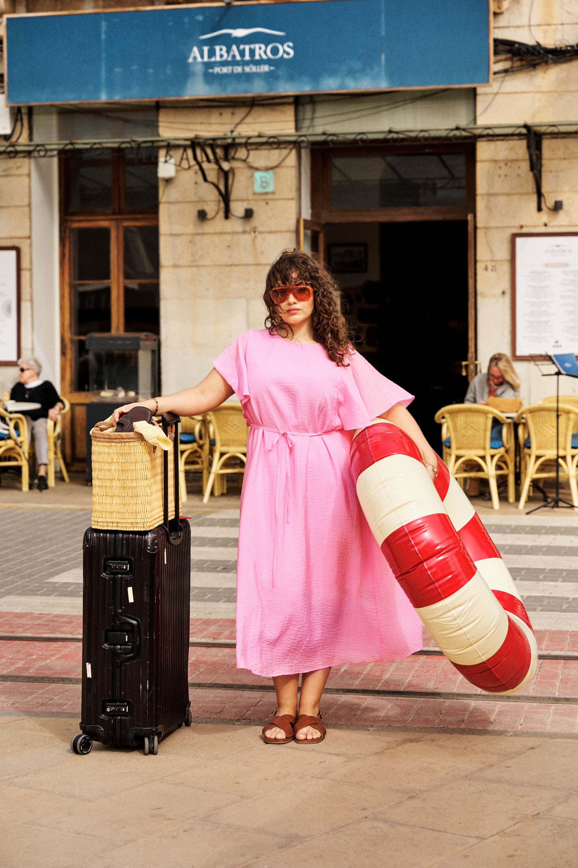 ZizziRoze vakantiesfeer met een stoer randje, , Model