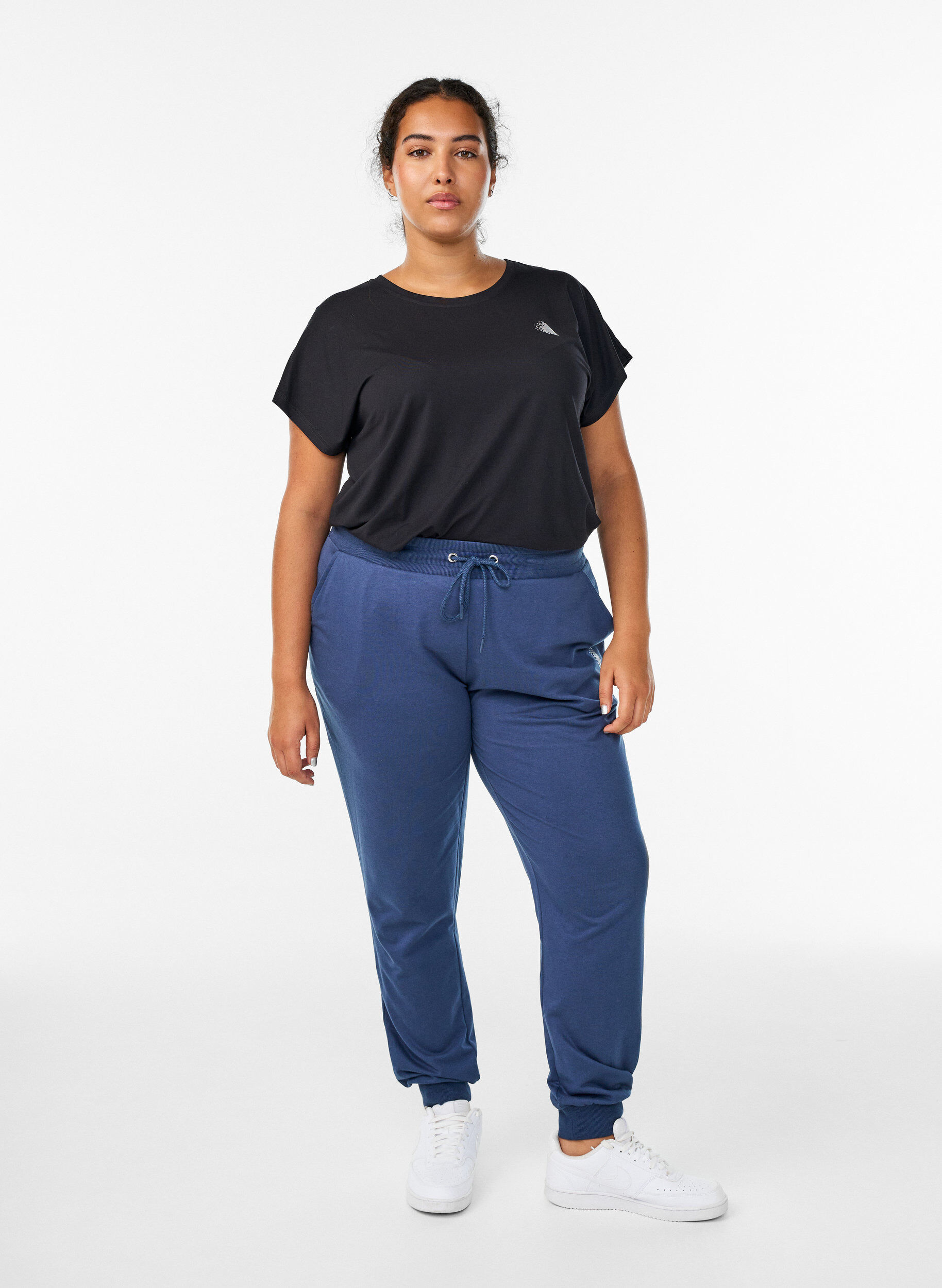 Zizzi Losse trainingsbroek met zakken, Blauw, Model image number 0