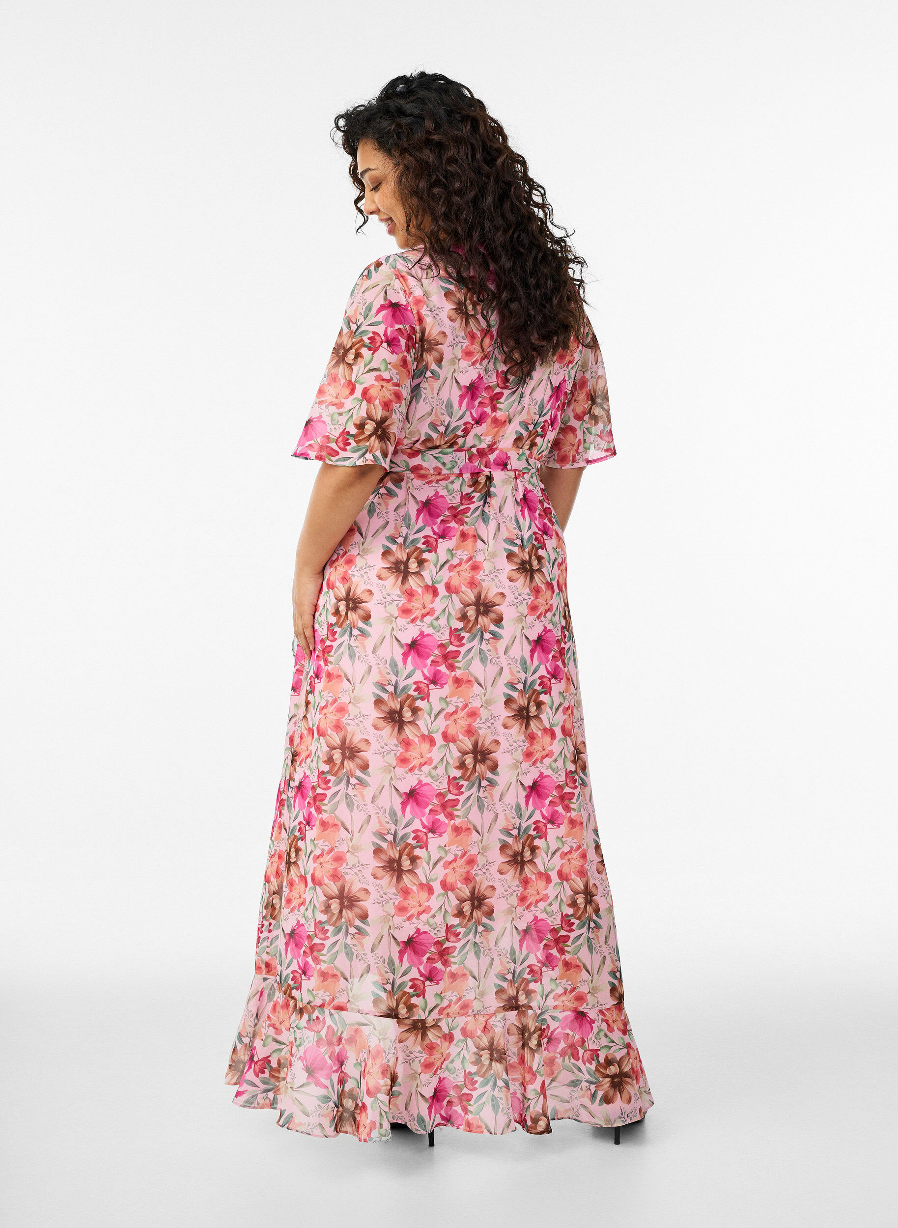 Zizzi Chiffon maxi-jurk met een V-hals en ruches aan de zoom, Roze, Model image number 1