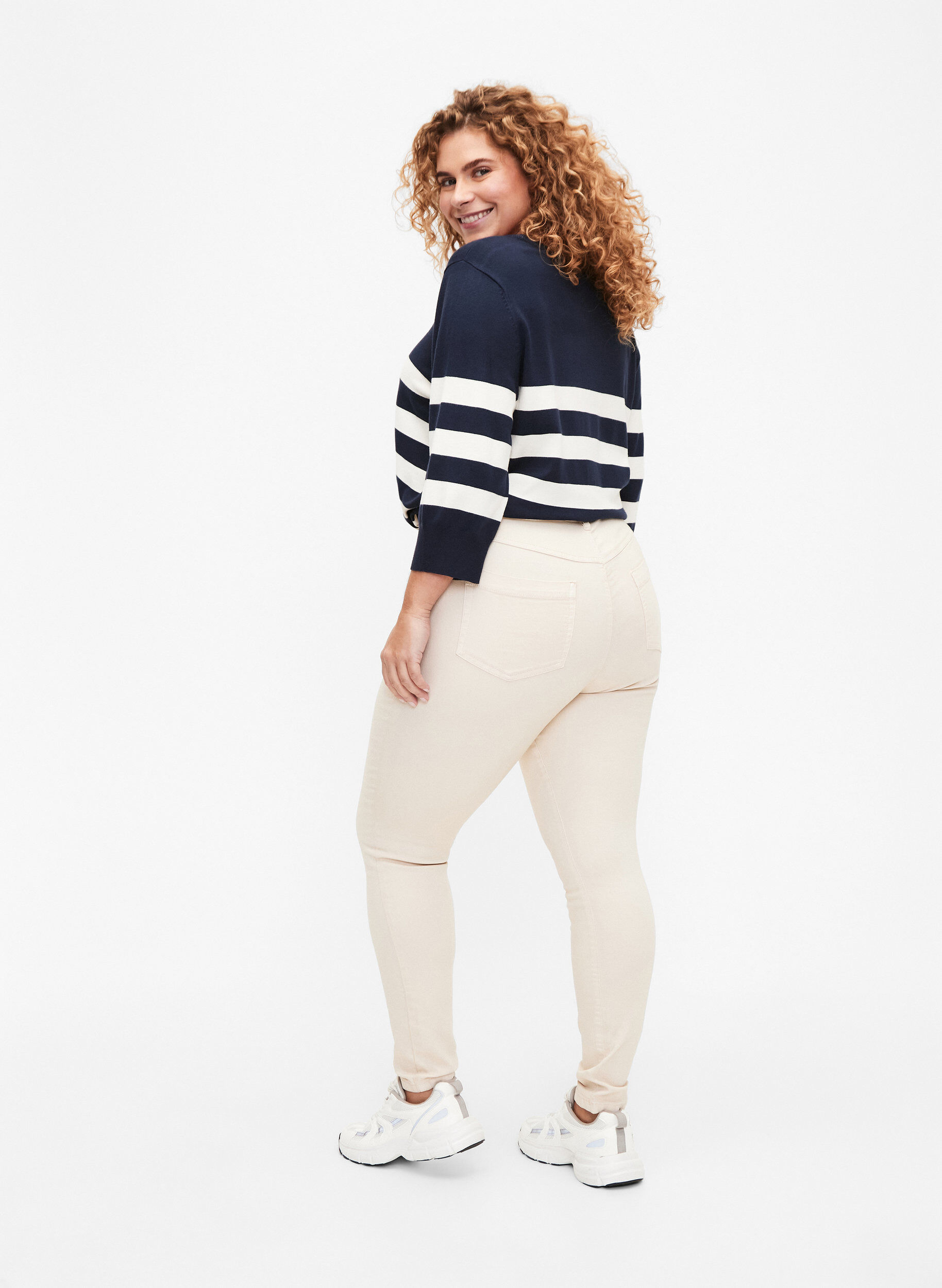 Zizzi Super slim fit Amy jeans met hoge taille, Oatmeal, Model image number 1