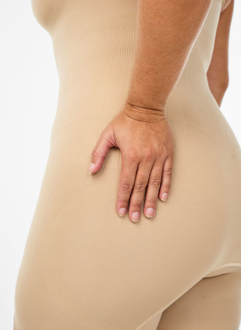 Shapewear body met opening aan de onderkant, Beige, Model image number 2