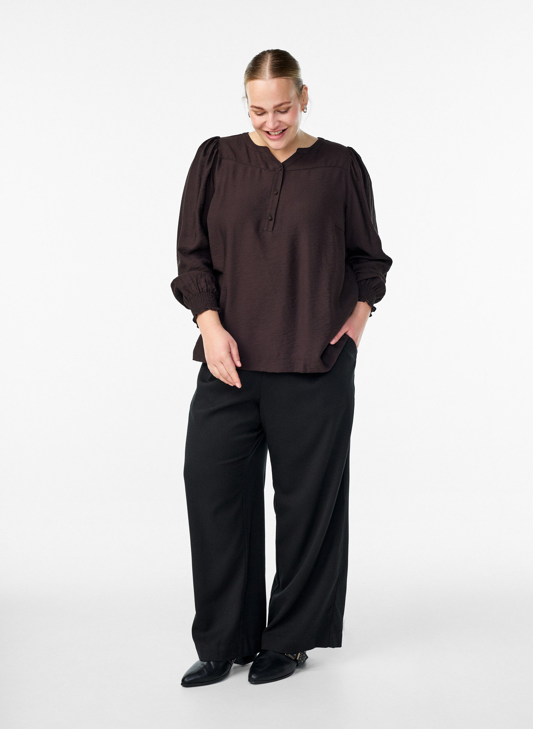Zizzi Viscose blouse met smock en geplooide details, Bruin, Model image number 1