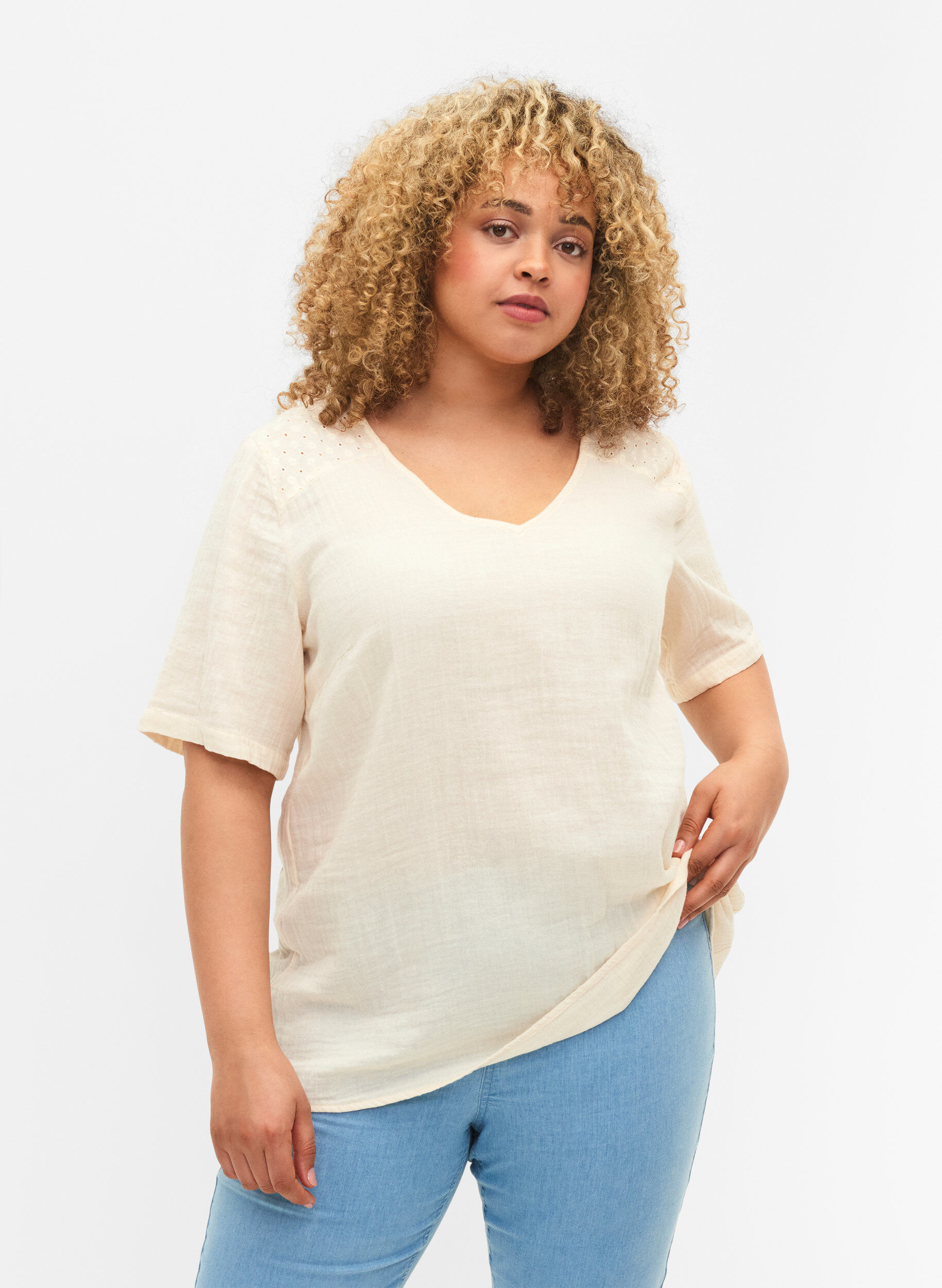 Zizzi Katoenen blouse met borduursel en korte mouwen, Buttercream, Model image number 0