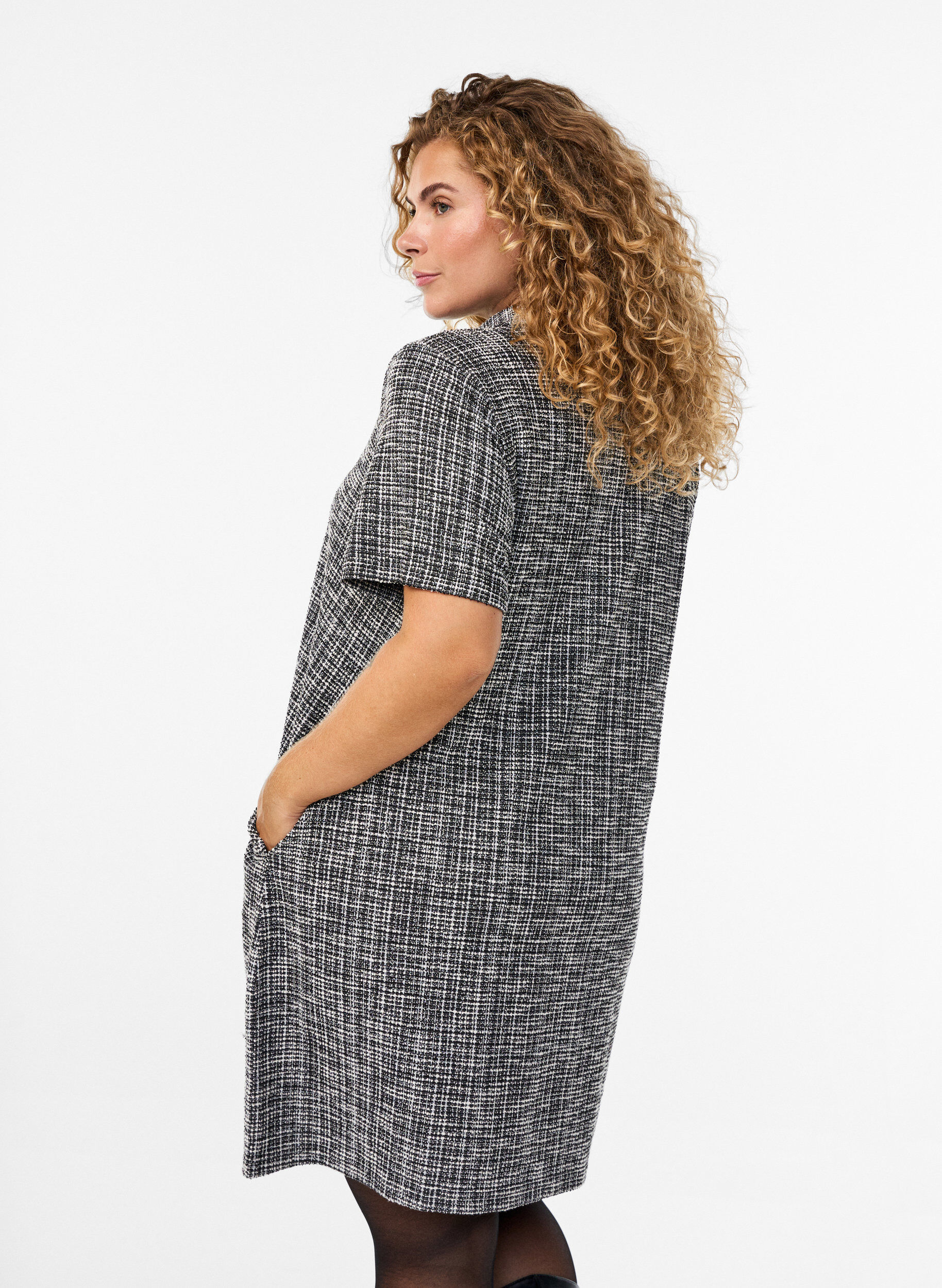 ZizziKorte jurk in gestructureerde jersey met een grafisch ruitpatroon, Vanille, Model image number 2