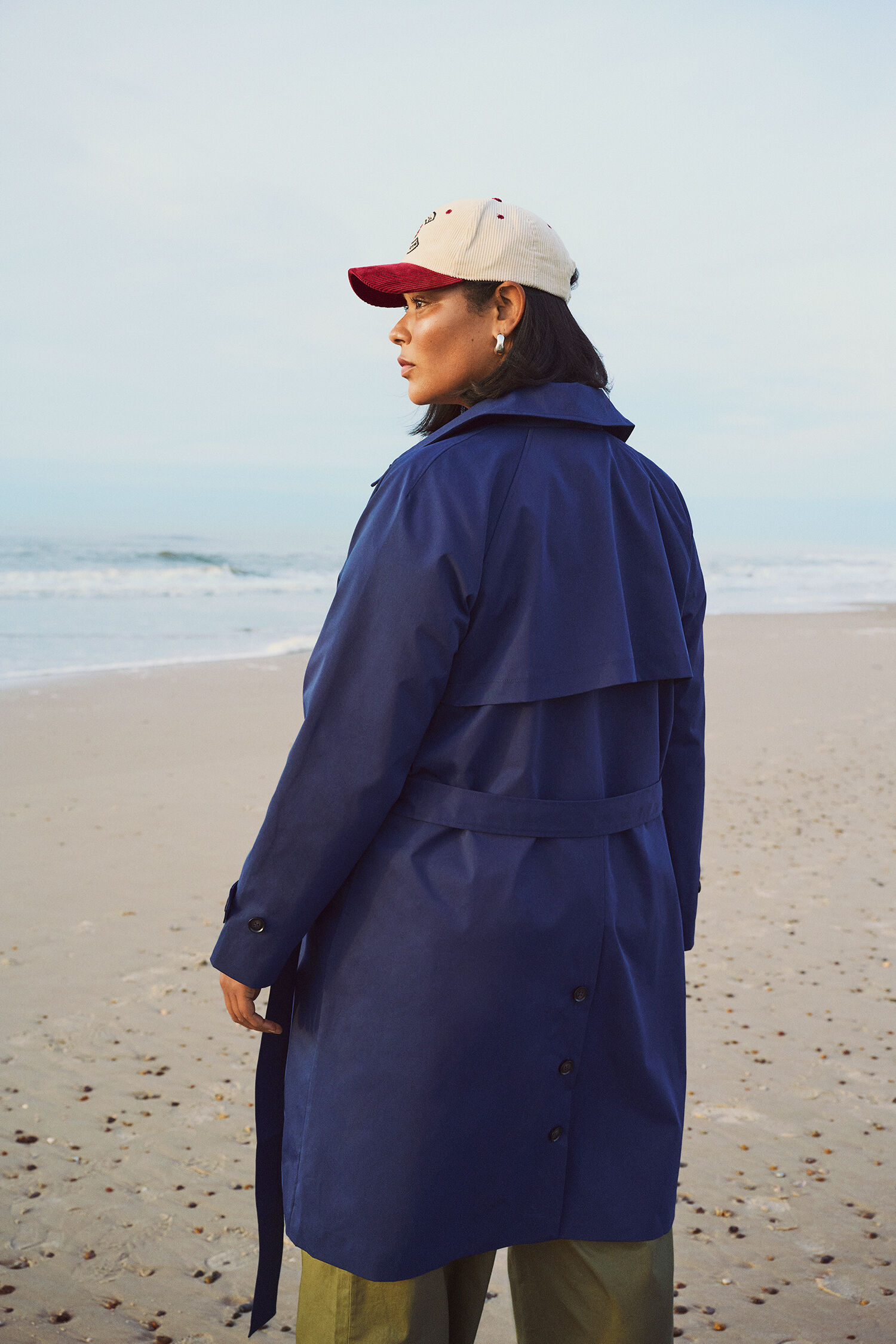 Zizzi Blauwe trenchcoat, , Model