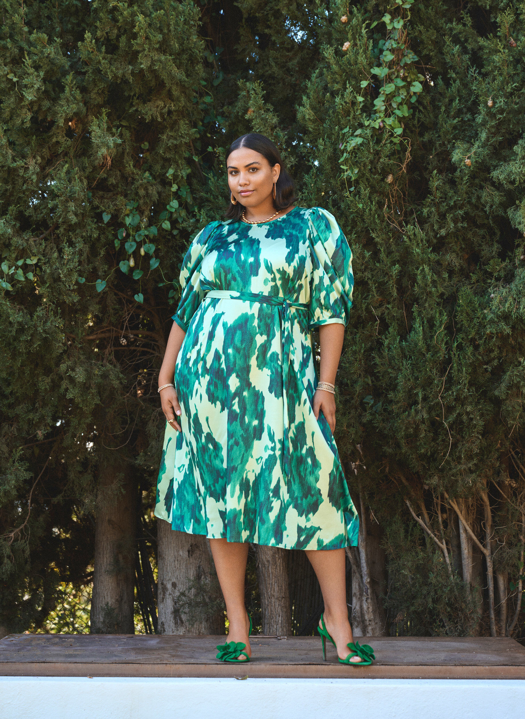 Zizzi Feestjurk met korte mouwen en strikceintuur, Groen, Image image number 0