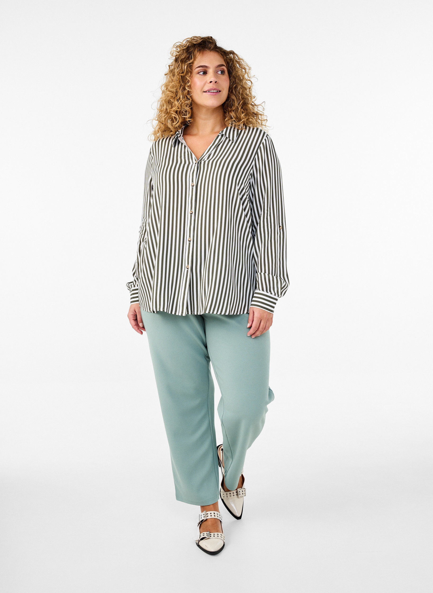 Zizzi FLASH - Gestreept shirt met opgerolde mouwen, Groen, Model image number 1