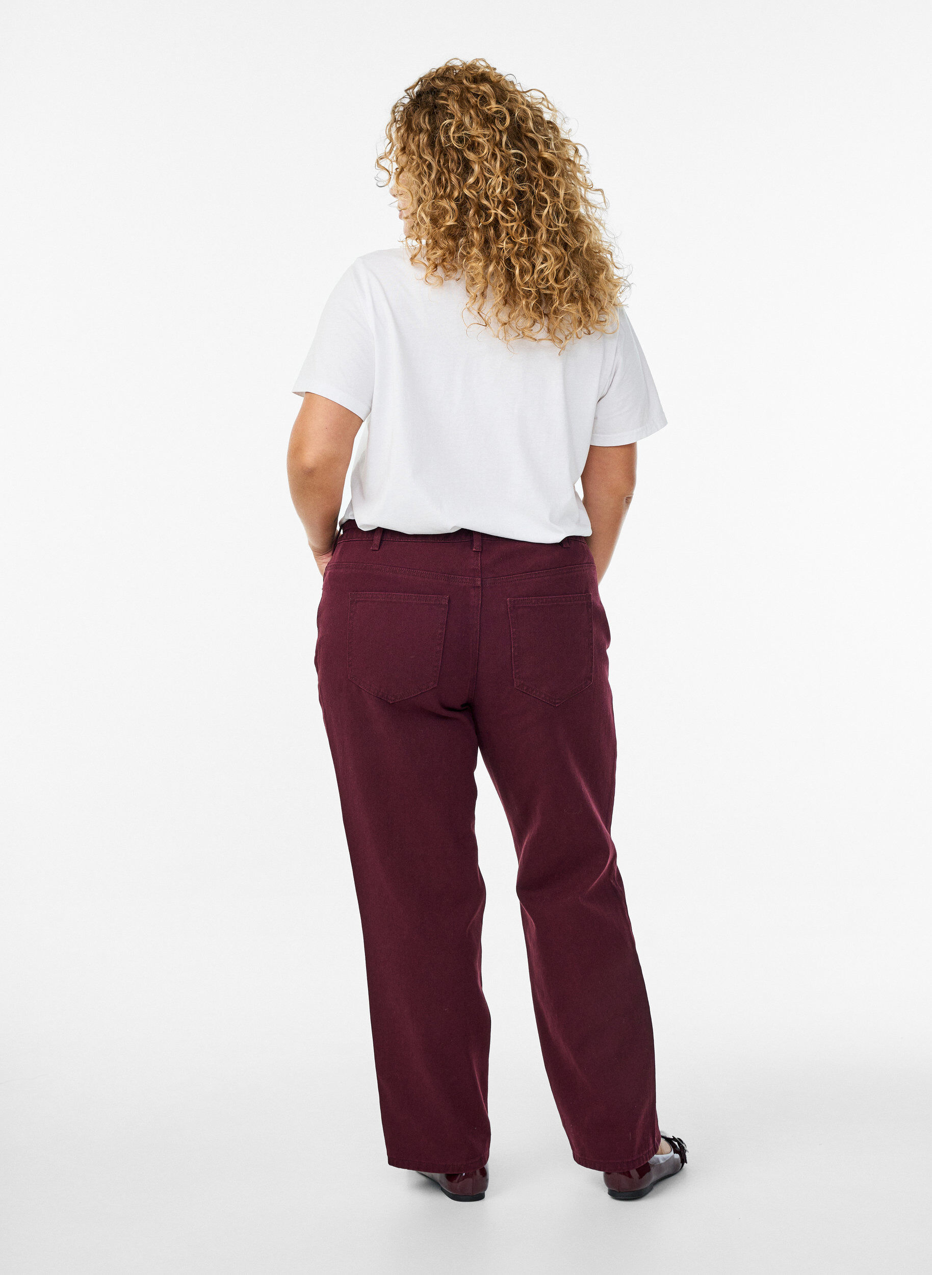 Zizzi Gekleurde high-waist jeans met een strikceintuur, Rood, Model image number 1