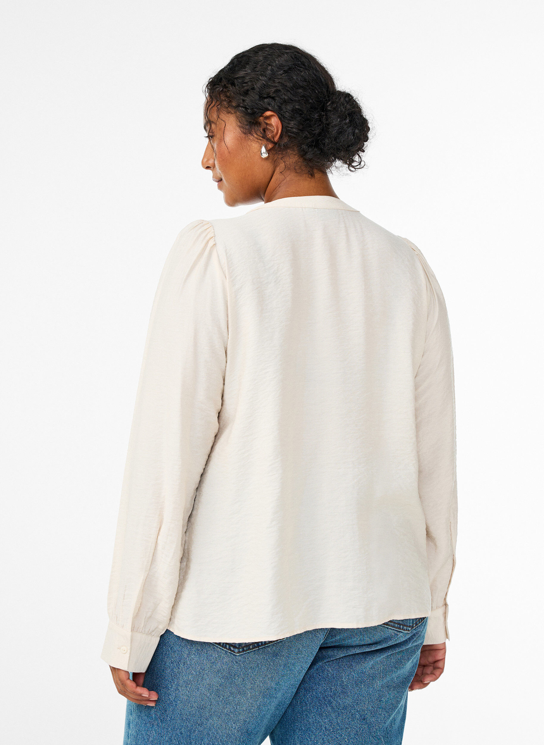 Zizzi Blouse met V-hals en geborduurde banden, Beige, Model image number 2