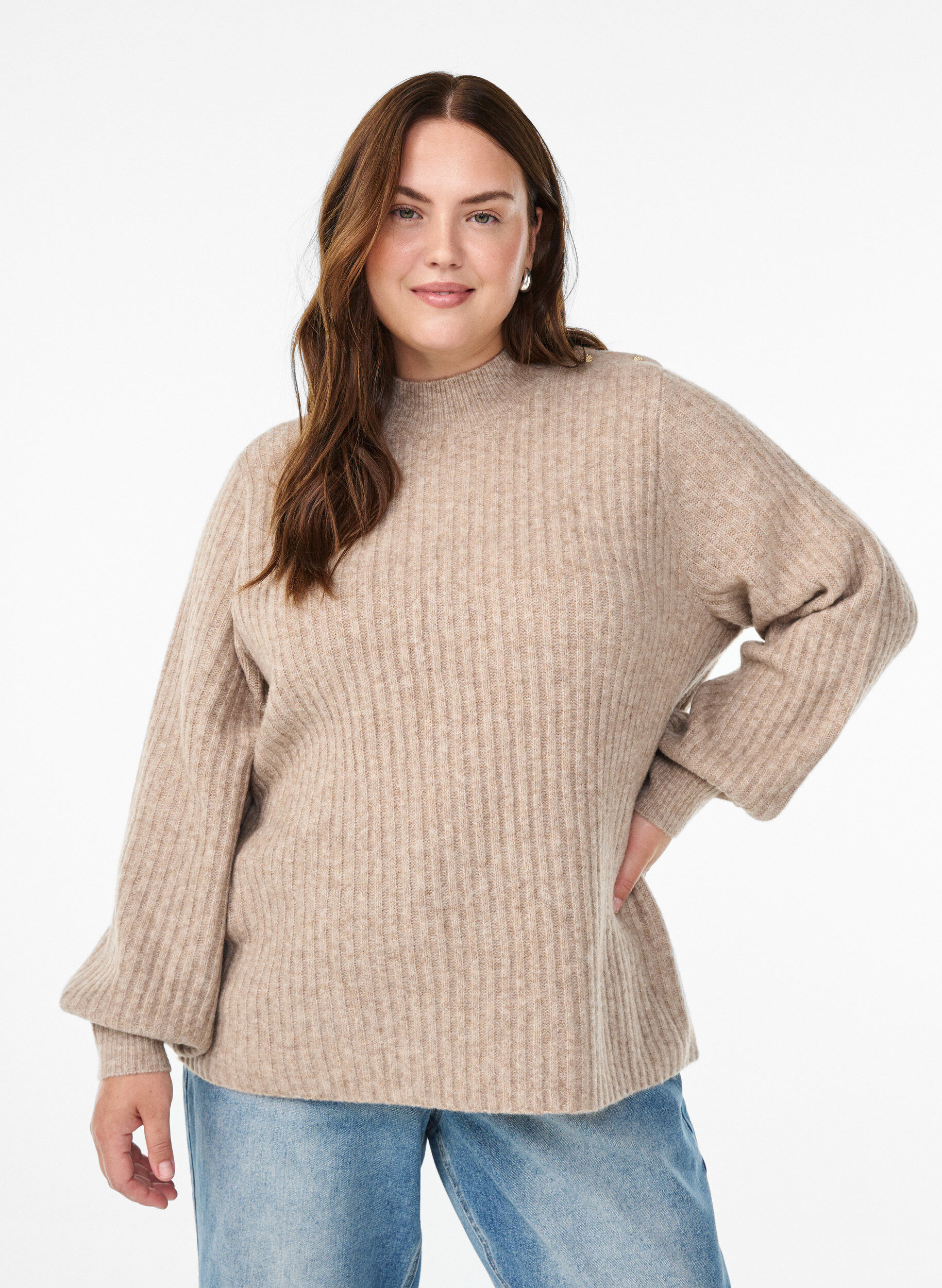 Zizzi Geribde trui met pofmouwen en knopen, Beige, Model image number 0