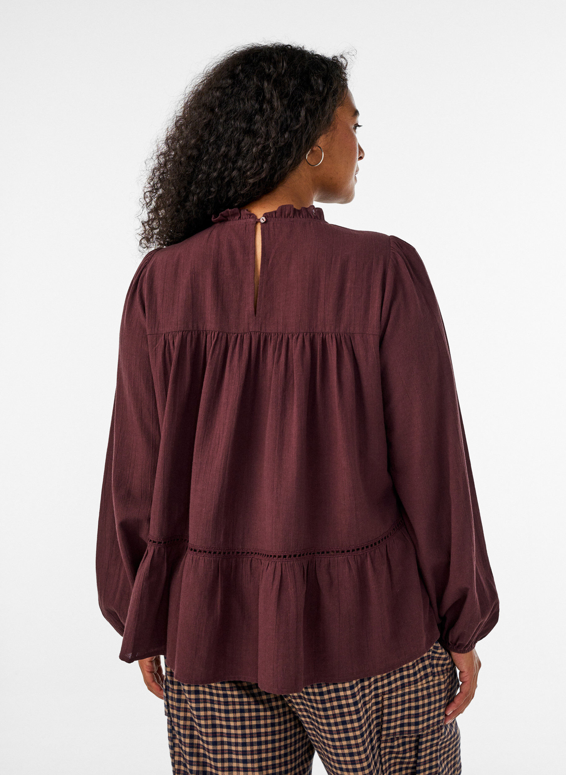 ZizziBlouse met borduurwerk en sierlijke oogjesrandafwerking, Donker Bordeaux, Model image number 2