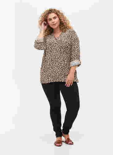 Viscose blouse met lange mouwen in dierenprint, Leo AOP, Model image number 2