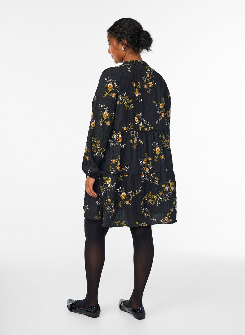 Jurk met bloemenprint en striksluiting, Zwart, Model image number 2
