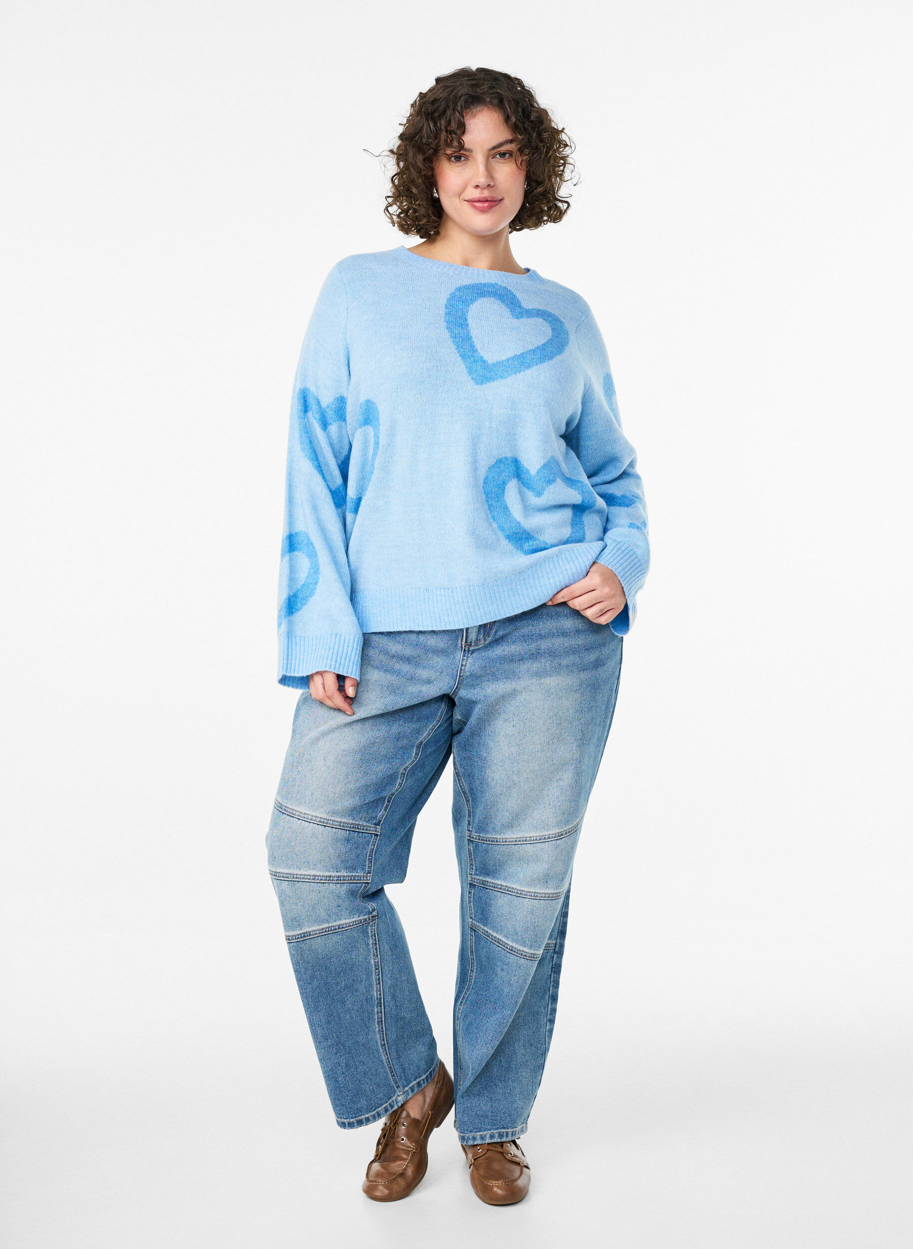 Zizzi Gebreide blouse met grote harten en ronde hals, Blauw, Model image number 1