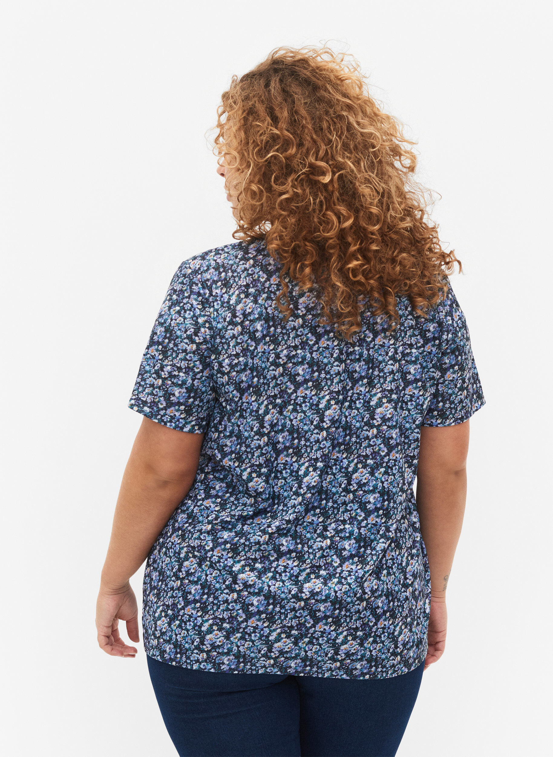 Zizzi FLASH - Bedrukt t-shirt met v-hals, Blue Green Ditsy, Model image number 1