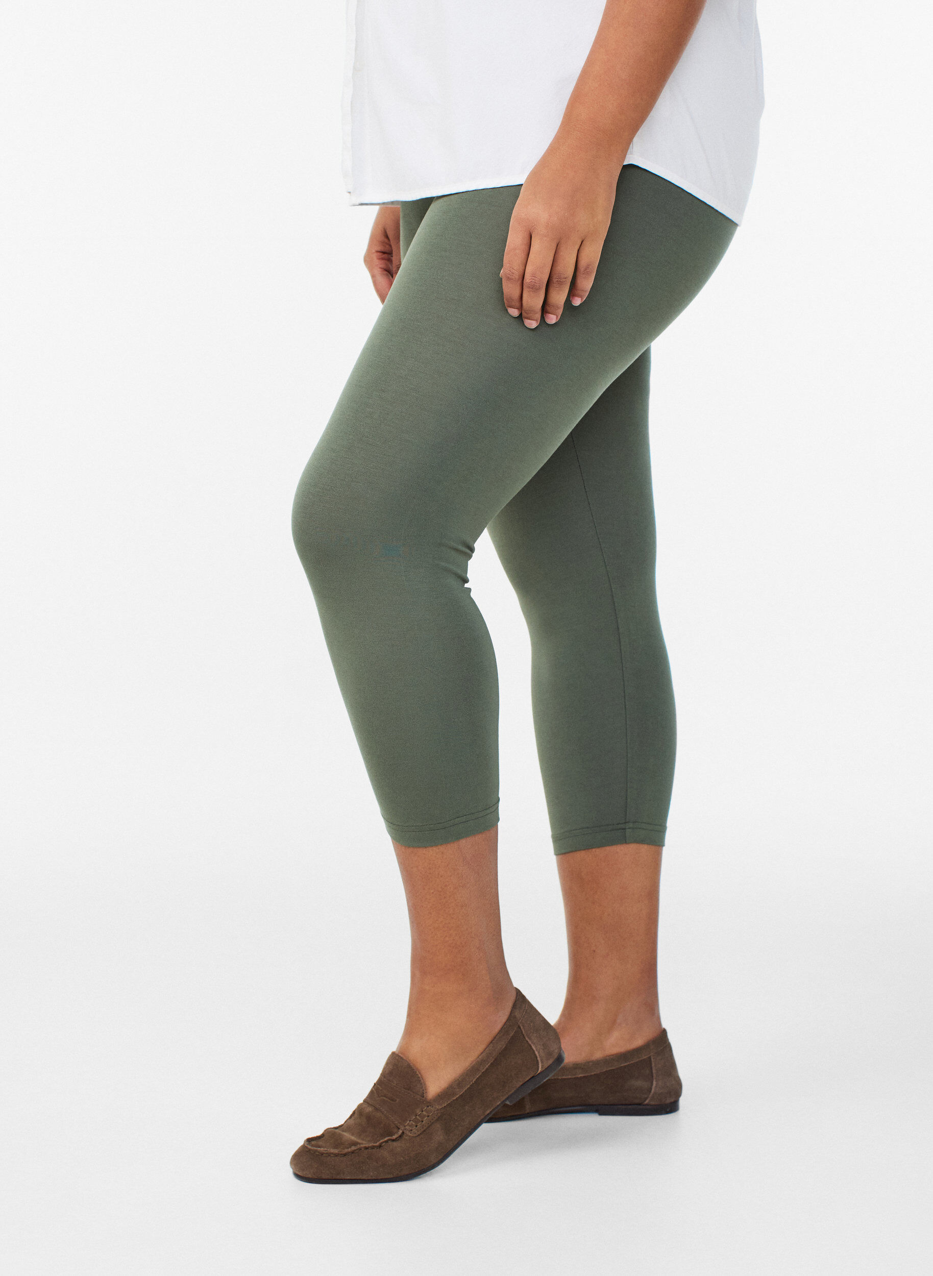 Zizzi Basic 3/4 legging in viscose, Groen, Model image number 0