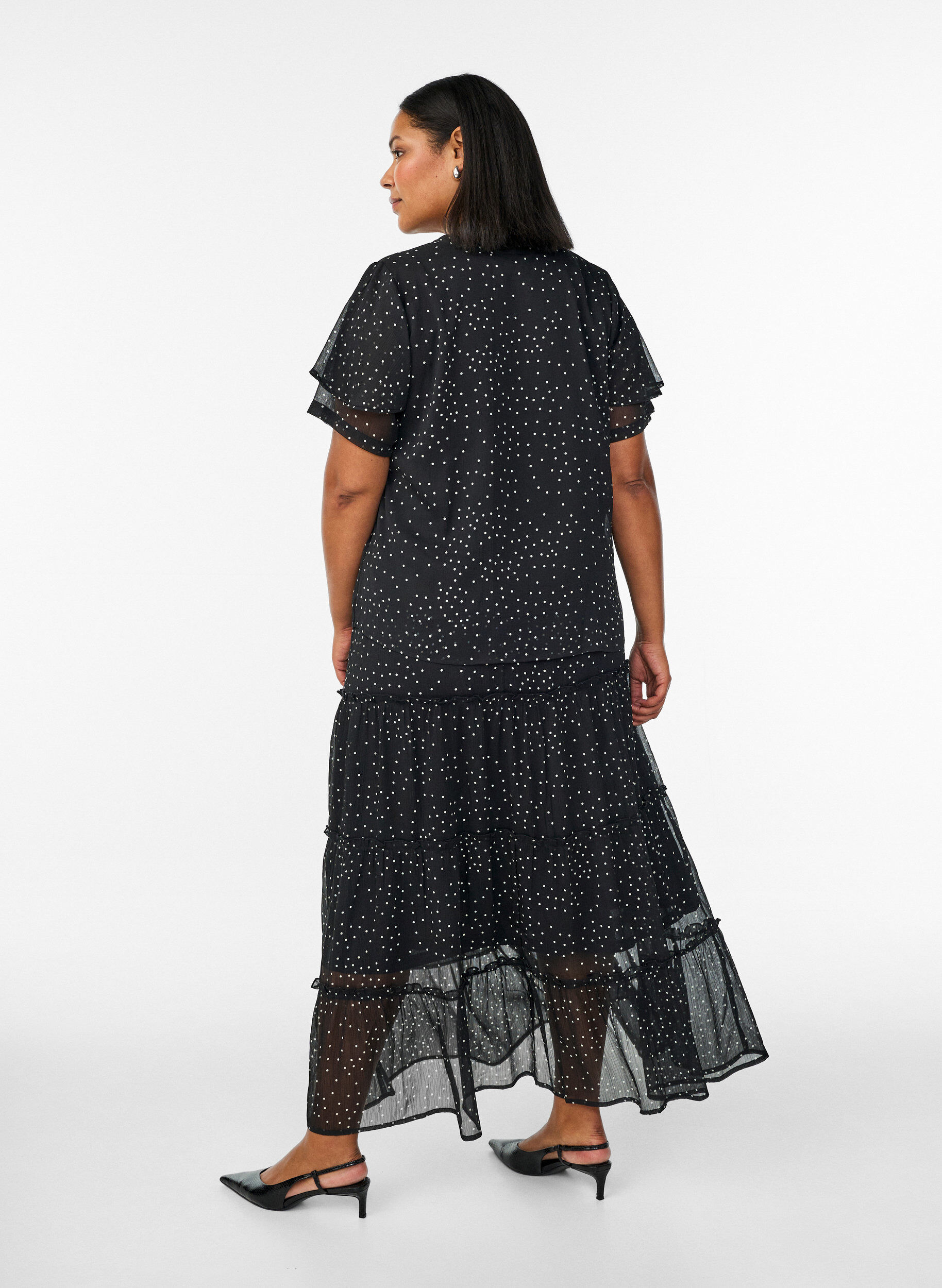 Zizzi Lange A-lijn chiffon rok met stippen, Zwart, Model image number 1