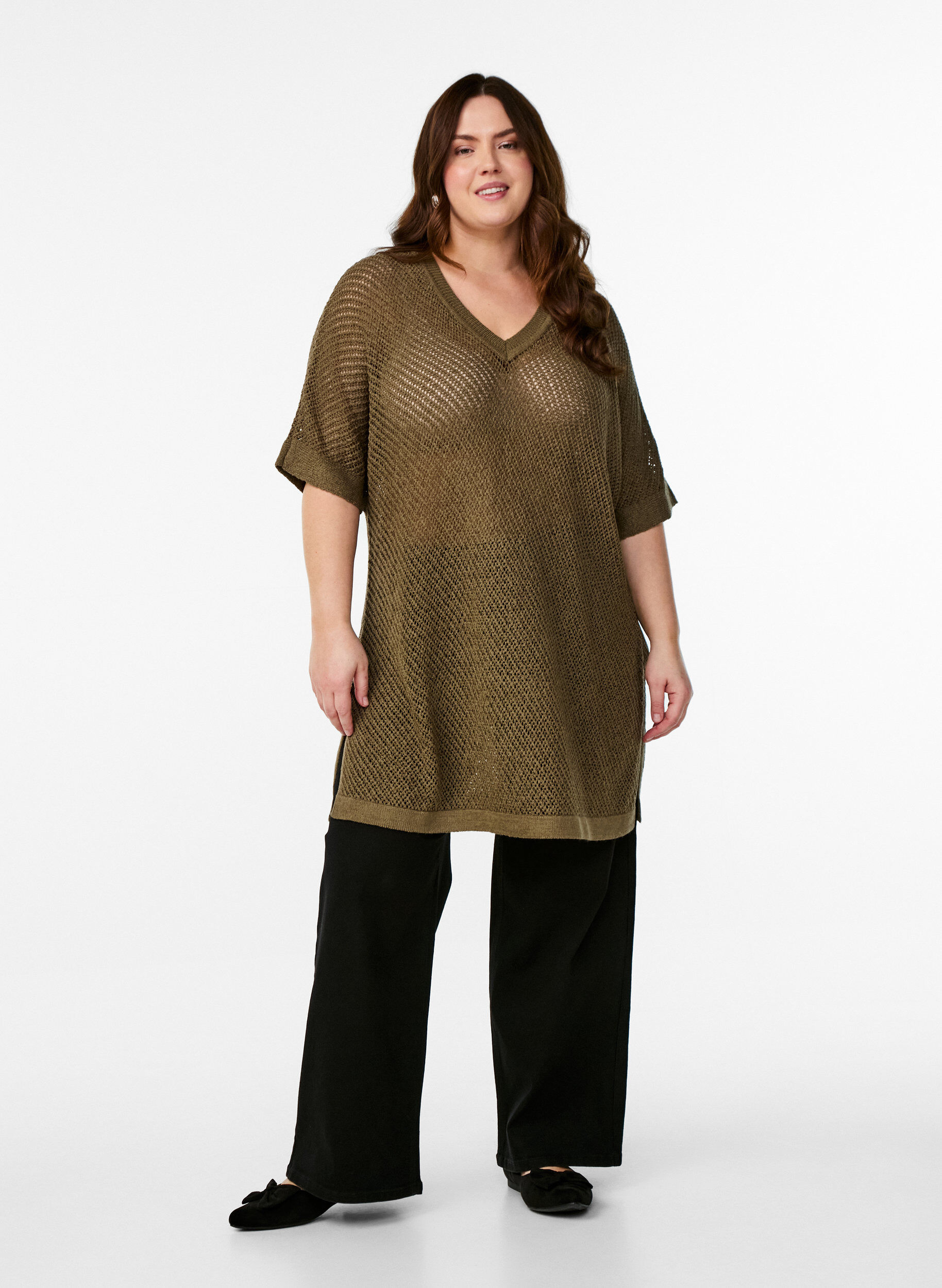 Zizzi FLASH - Gebreide blouse met korte mouwen en V-hals, Groen, Model image number 1