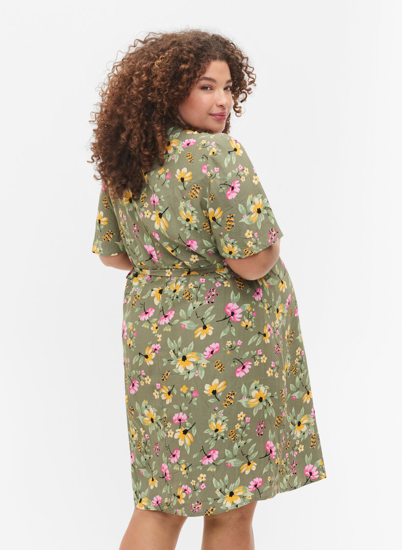 Zwangerschapsjurk in viscose met wikkel, Green Flower Print, Model image number 1