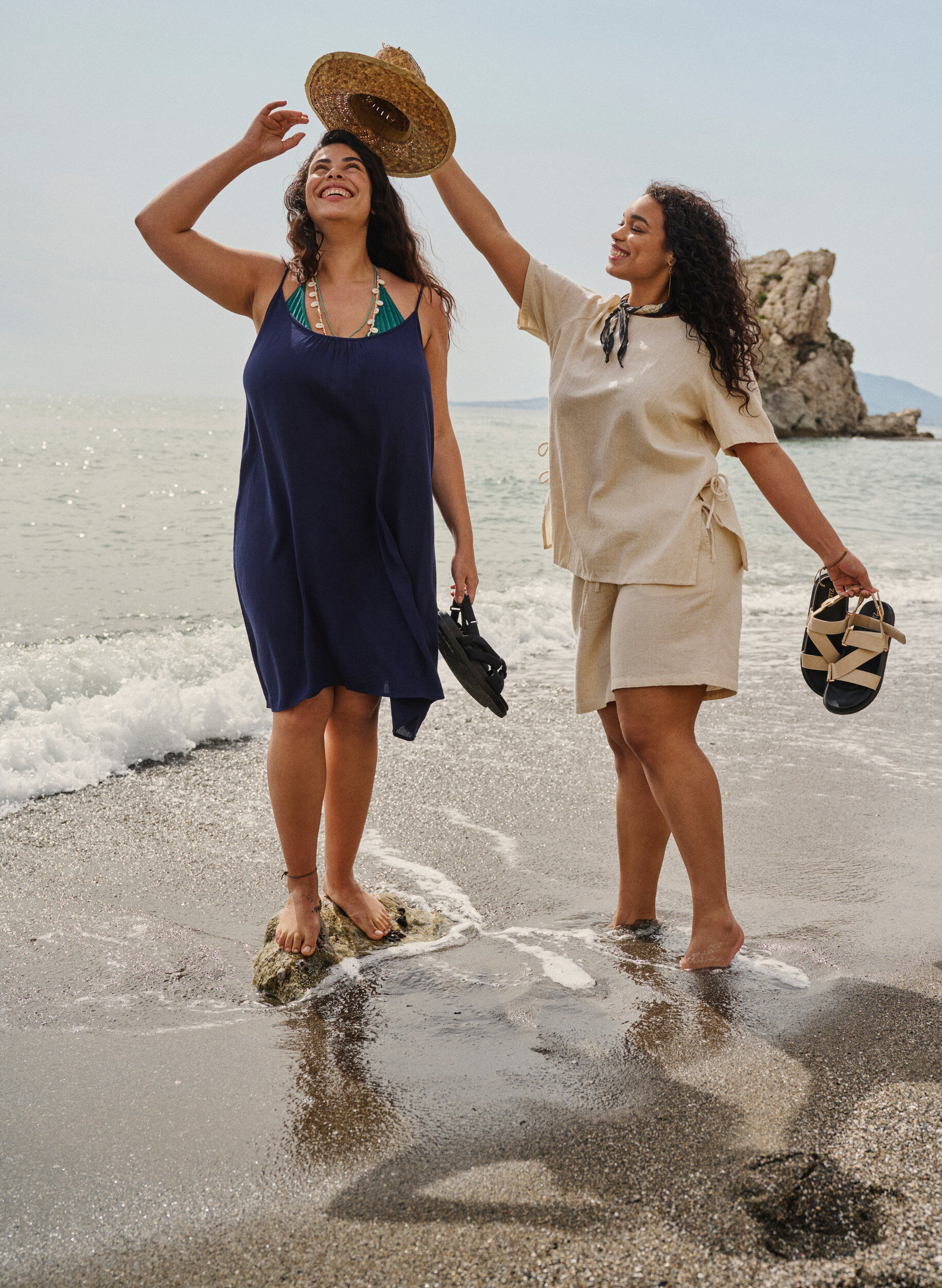 Zizzi Effen viscose jurk met bandjes, Blauw, Image image number 0