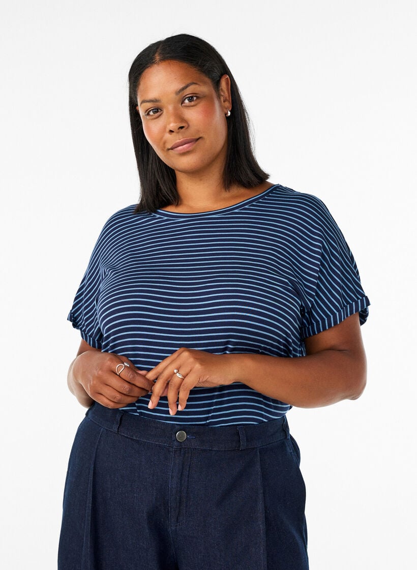 Gestreept T-shirt in viscose met een ronde hals, Blauw, Model image number 0